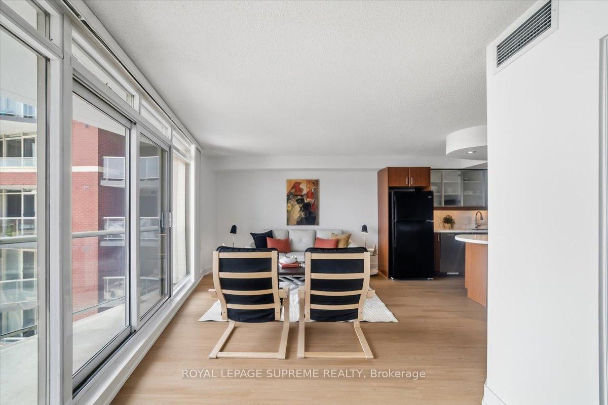 550 Queens Quay W 512