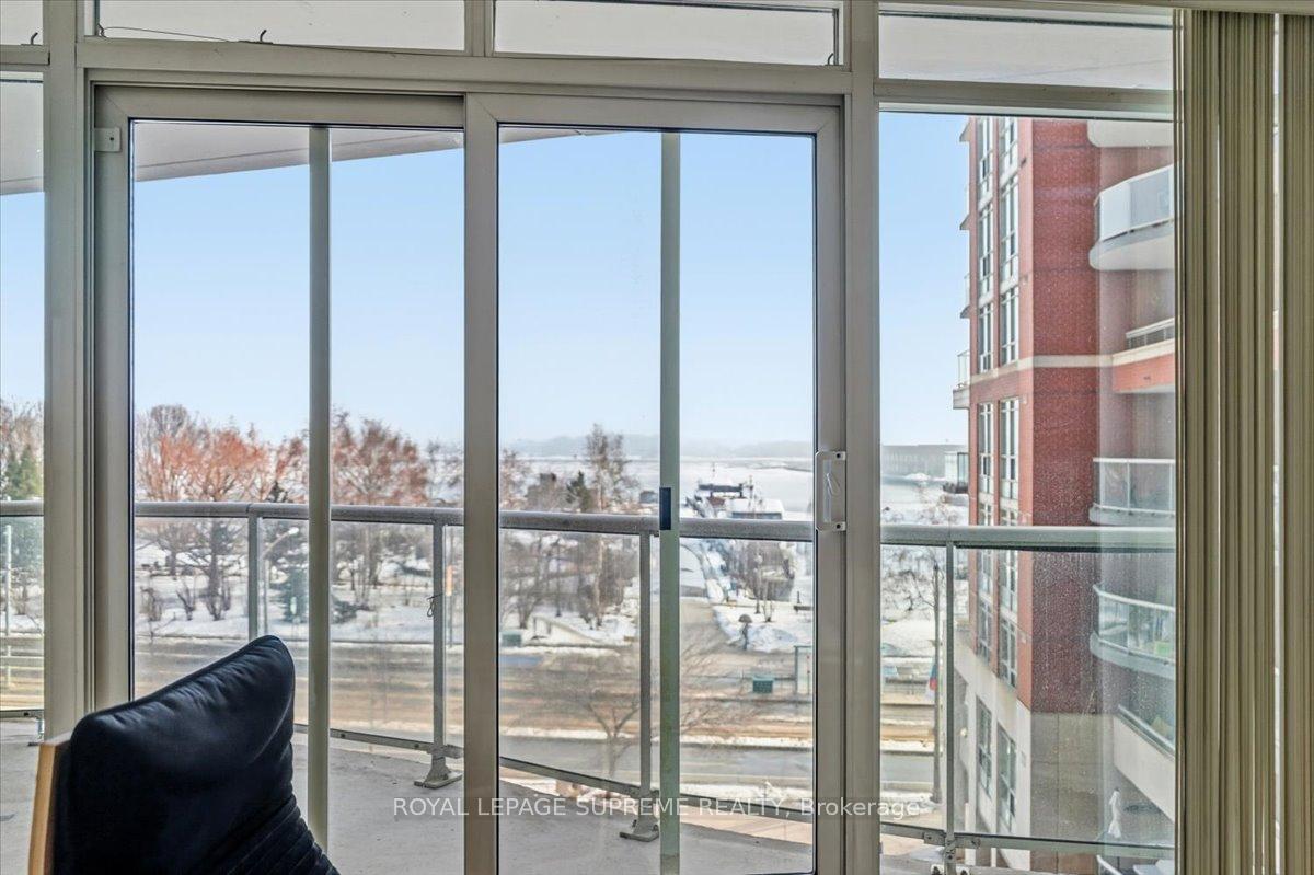 550 Queens Quay W 512