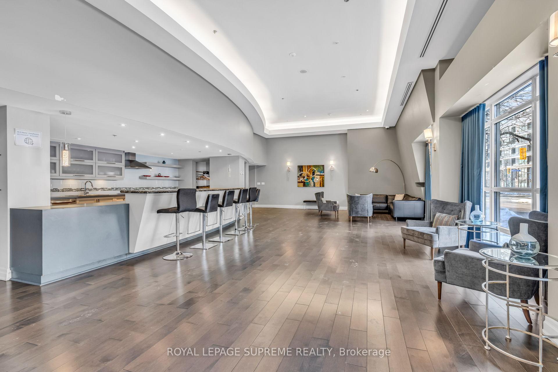 550 Queens Quay W 512