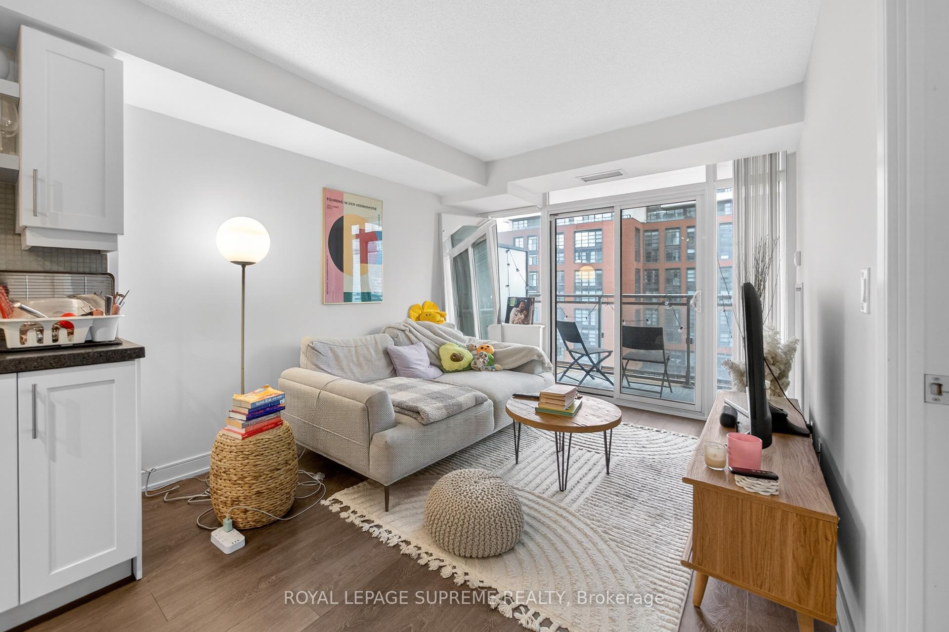 525 Adelaide Street W 1224