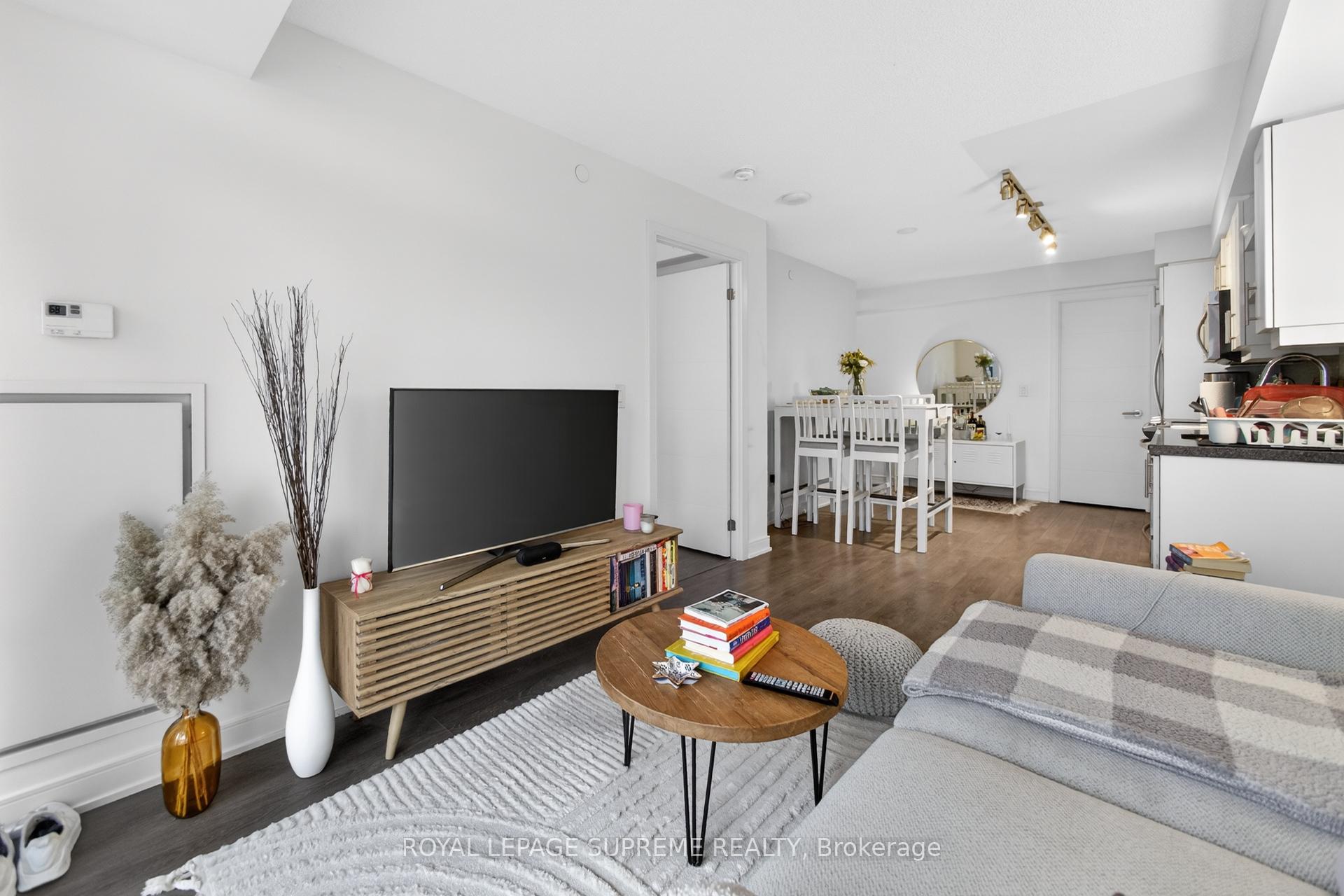 525 Adelaide Street W 1224