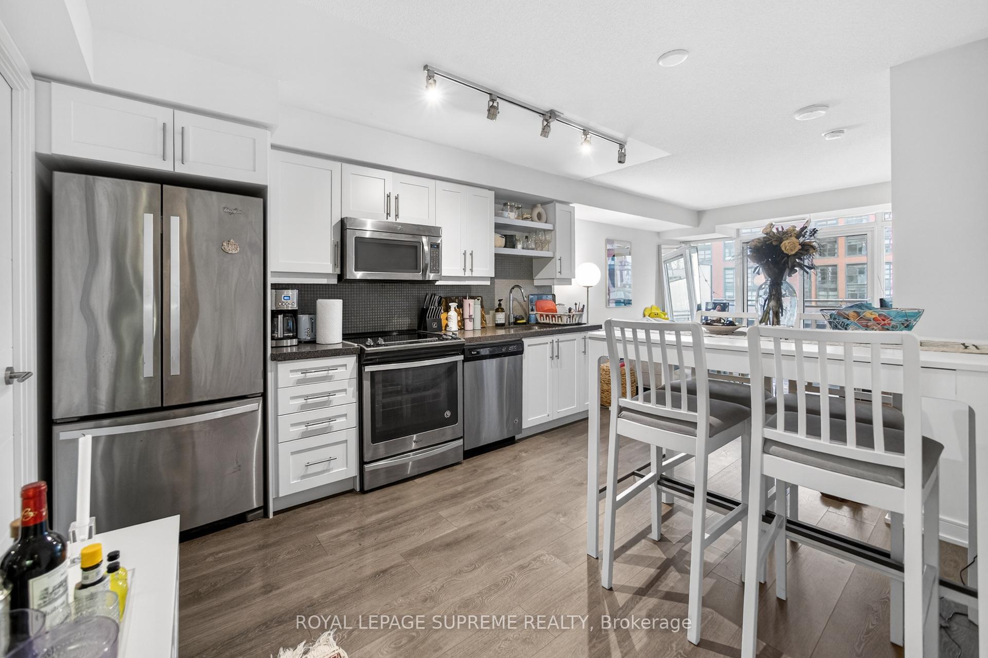 525 Adelaide Street W 1224