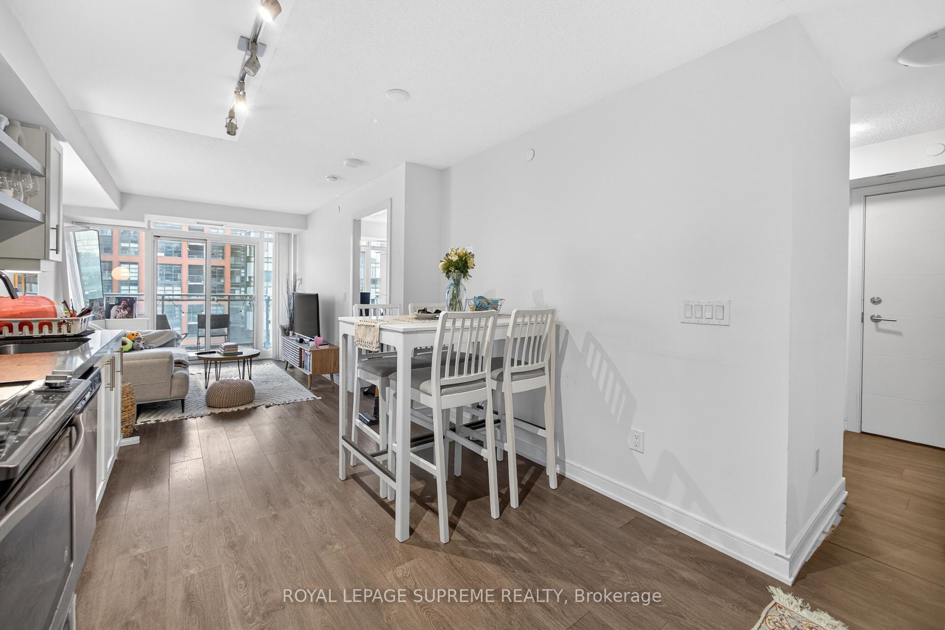 525 Adelaide Street W 1224