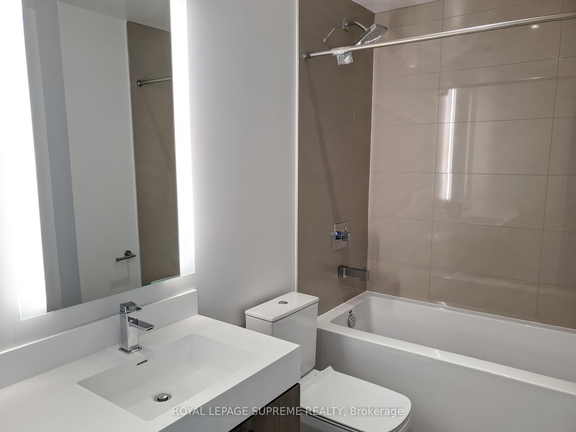 1 Yorkville Avenue 1004