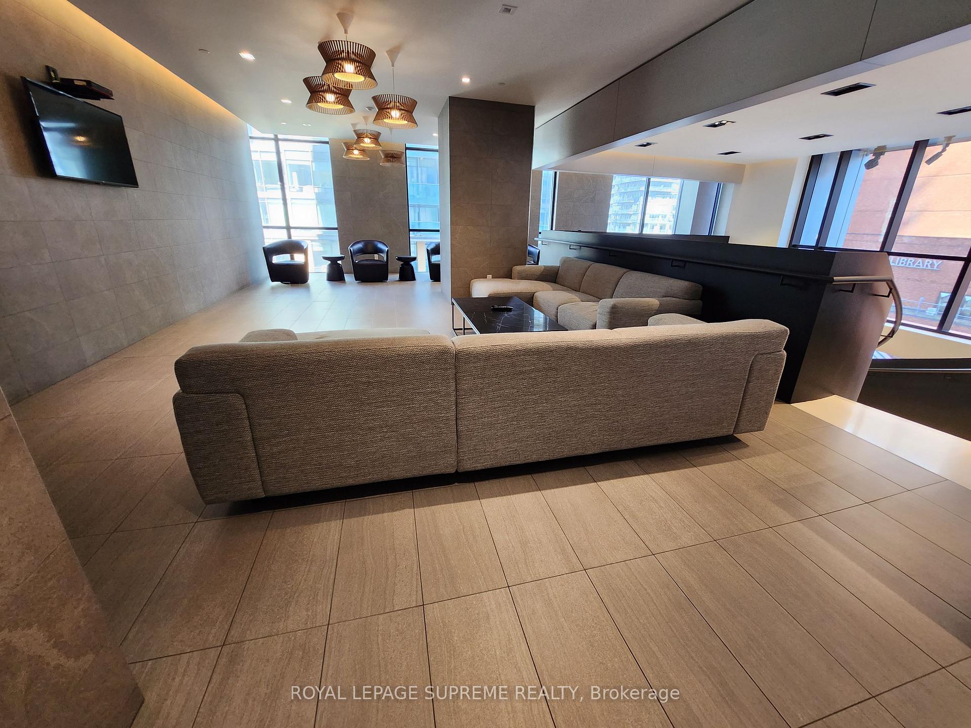 1 Yorkville Avenue 1004