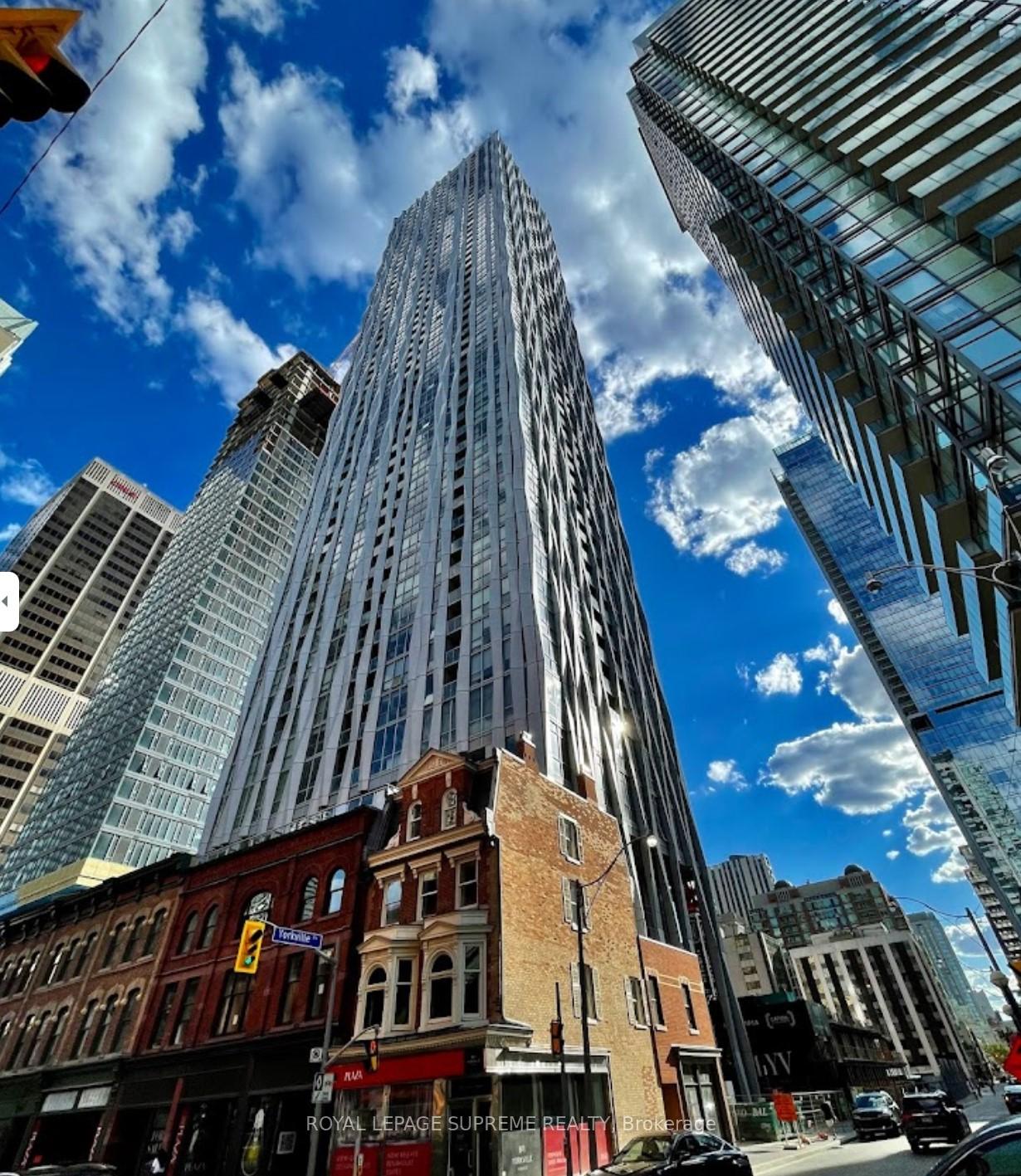 1 Yorkville Avenue 1004