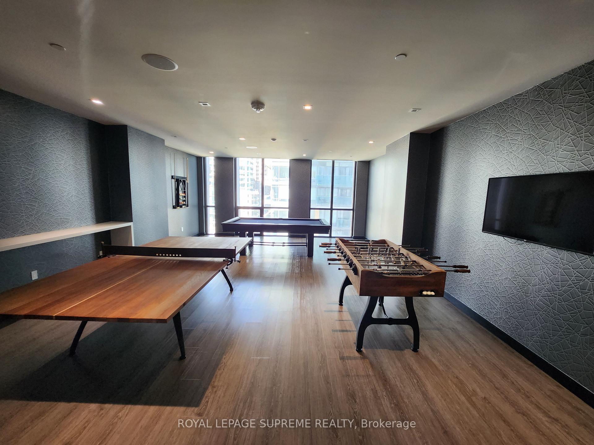 1 Yorkville Avenue 1004