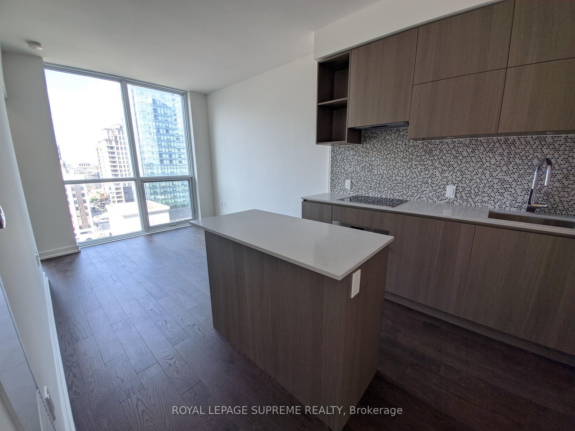 1 Yorkville Avenue 1004