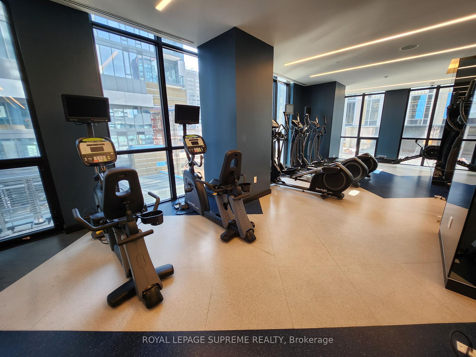 1 Yorkville Avenue 1004