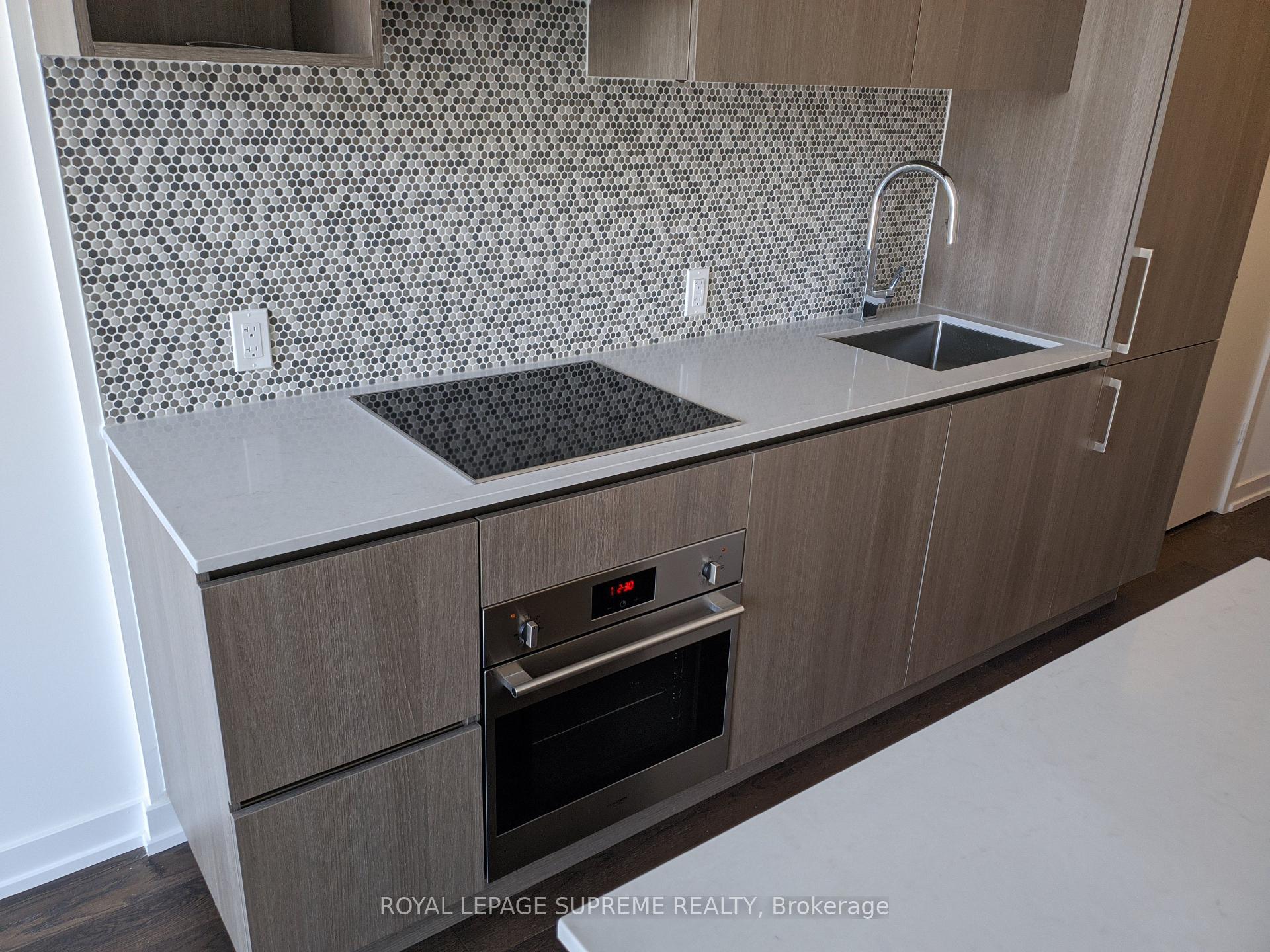 1 Yorkville Avenue 1004