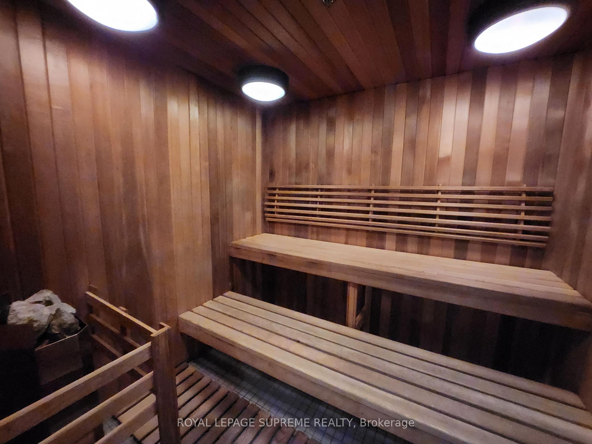 1 Yorkville Avenue 1004