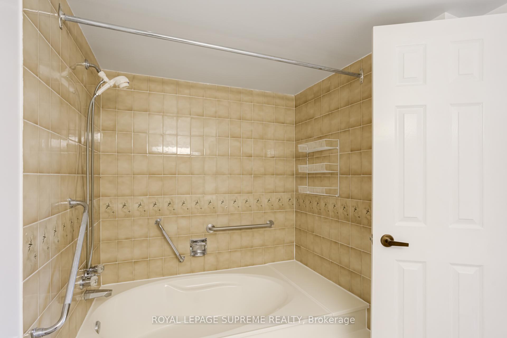 45 Carlton Street 1404