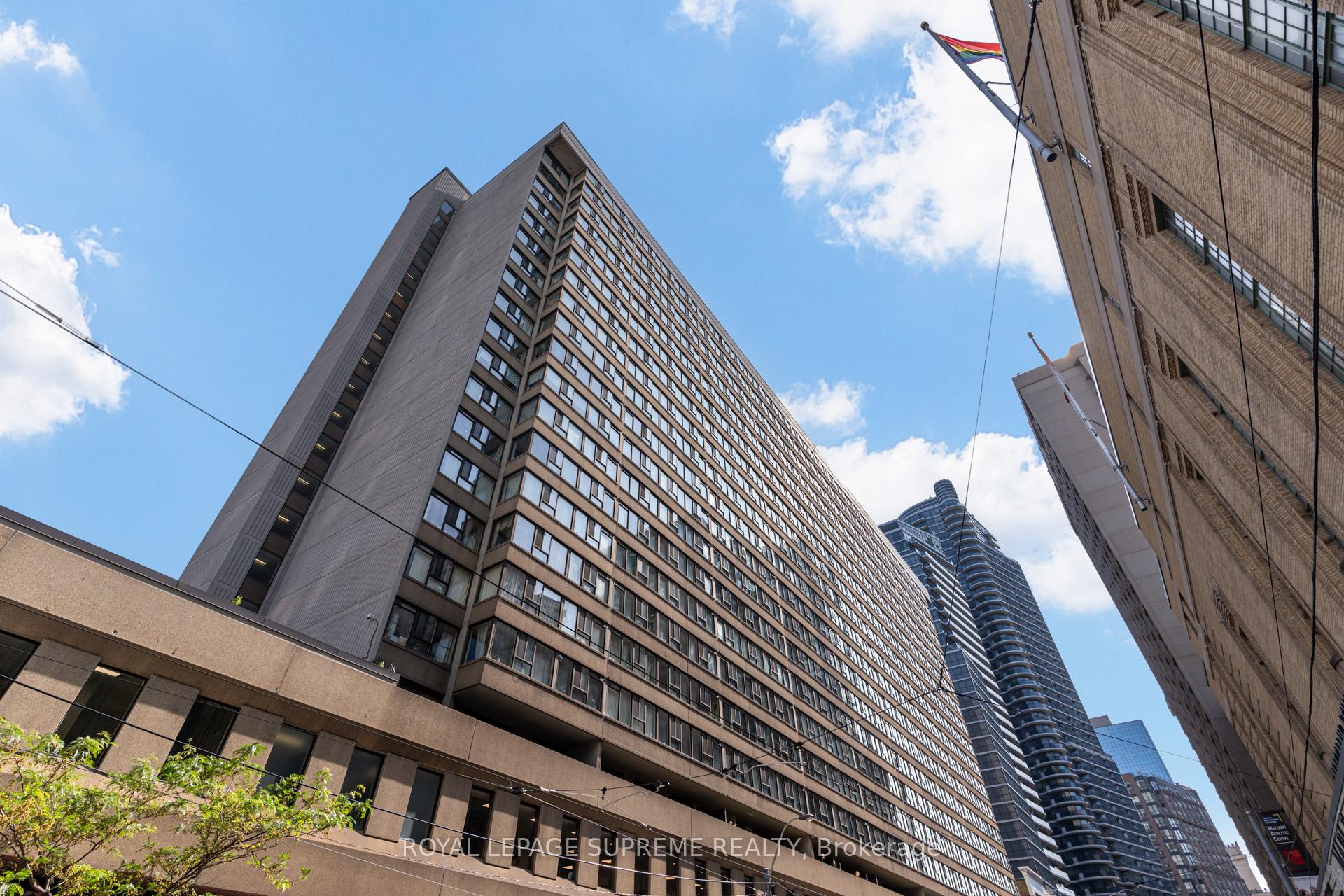 45 Carlton Street 1404