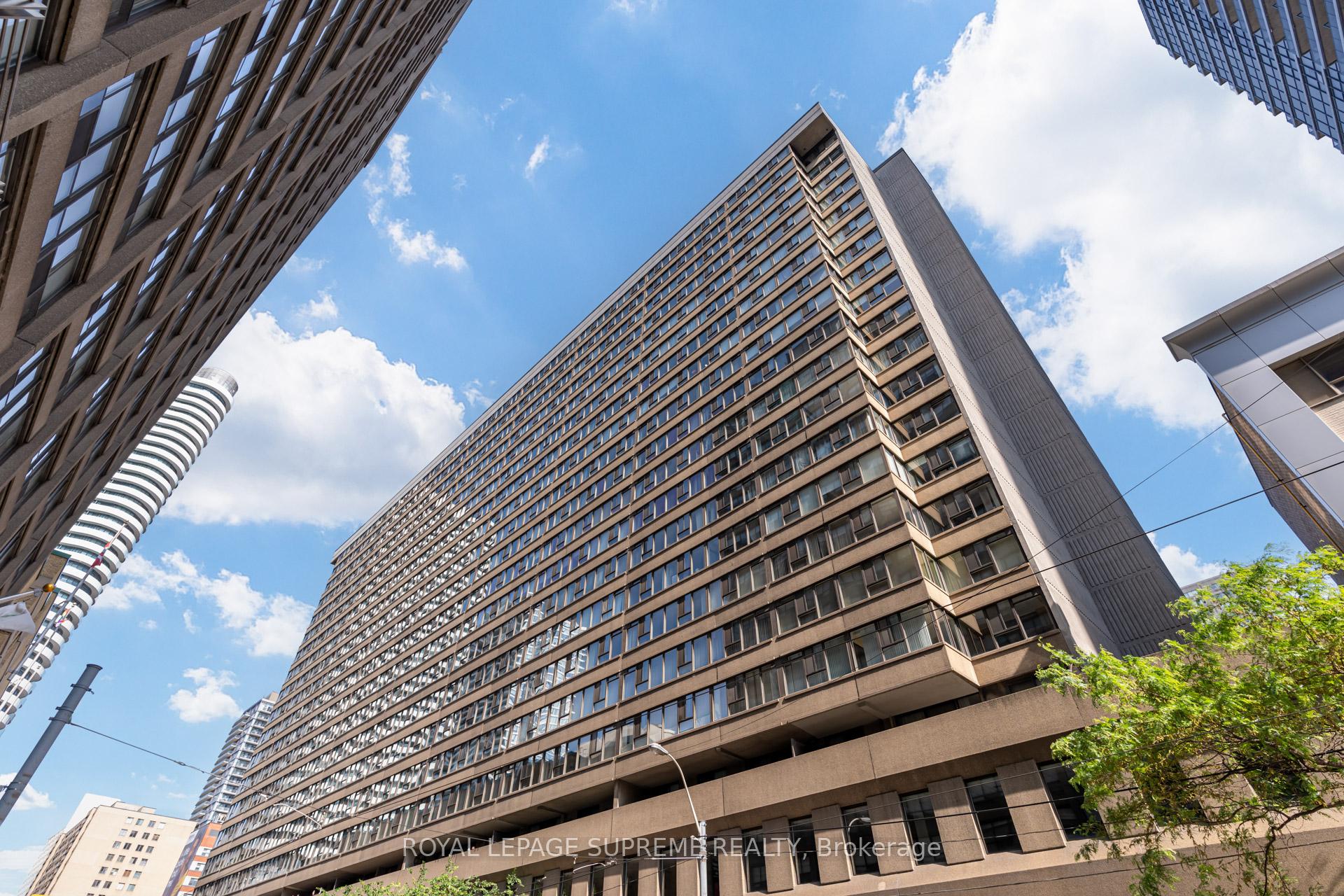 45 Carlton Street 1404