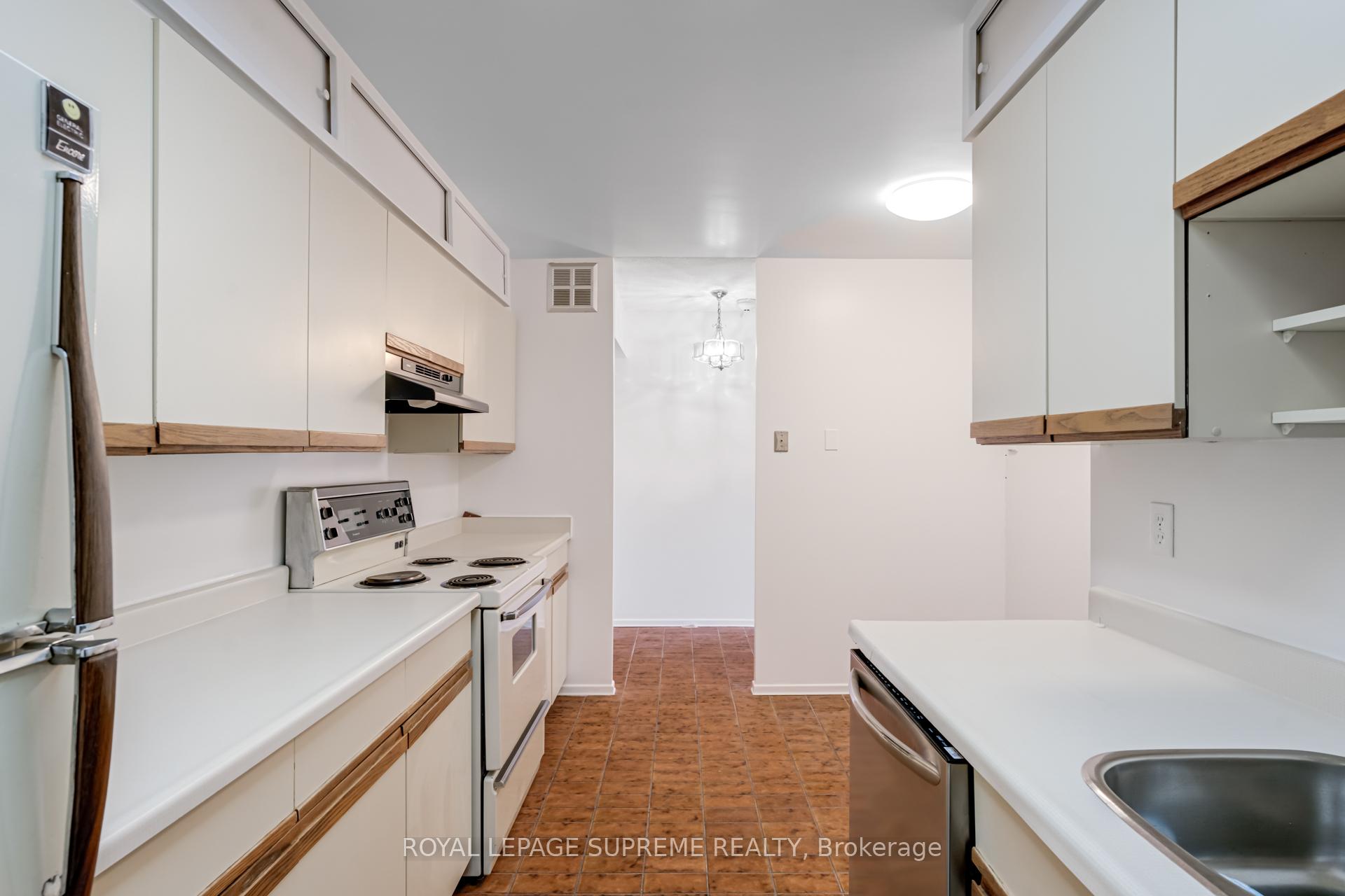 45 Carlton Street 1404