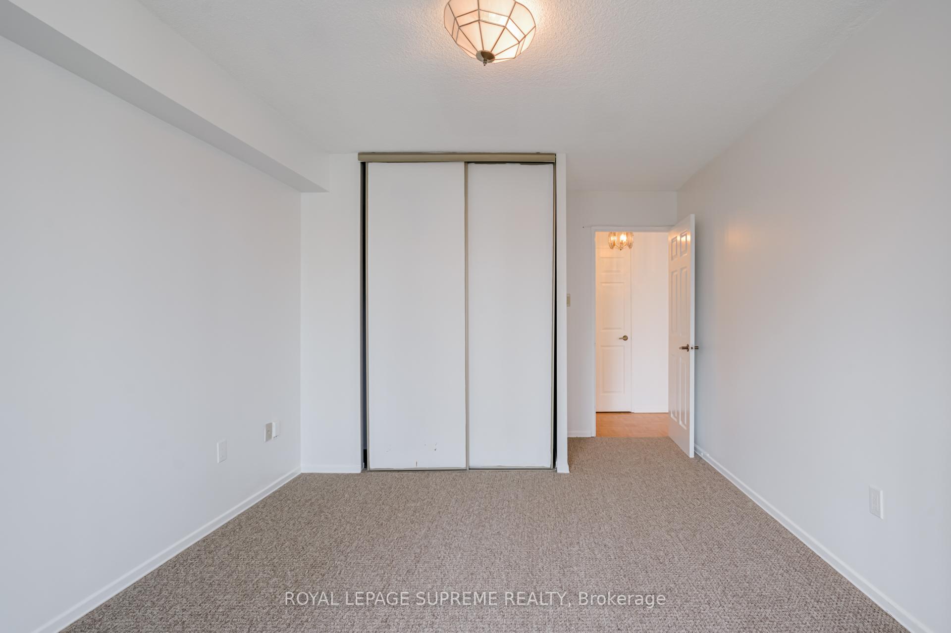 45 Carlton Street 1404