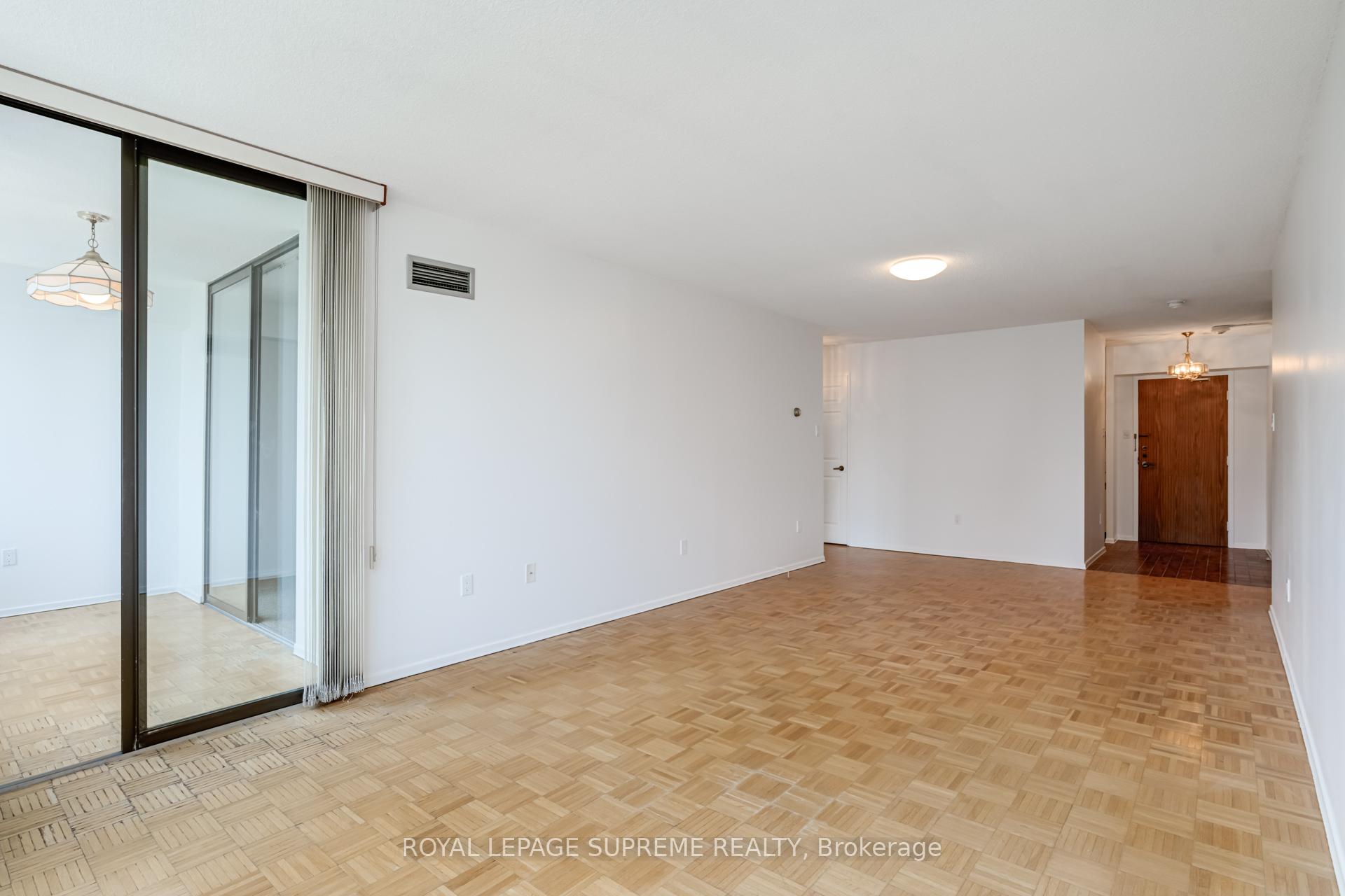 45 Carlton Street 1404