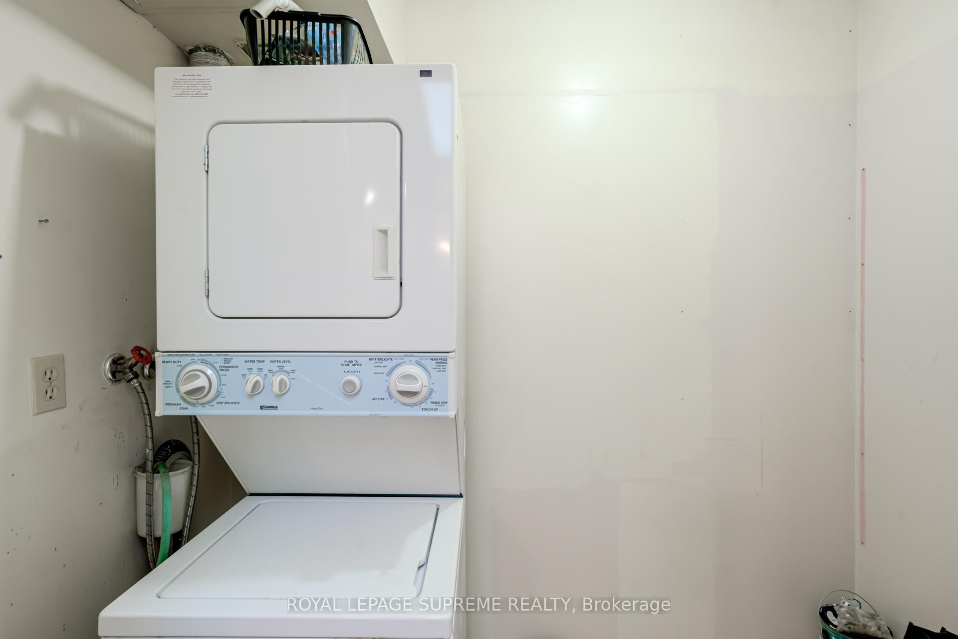 45 Carlton Street 1404