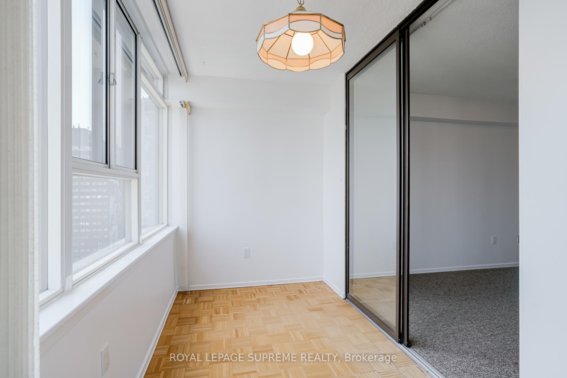 45 Carlton Street 1404