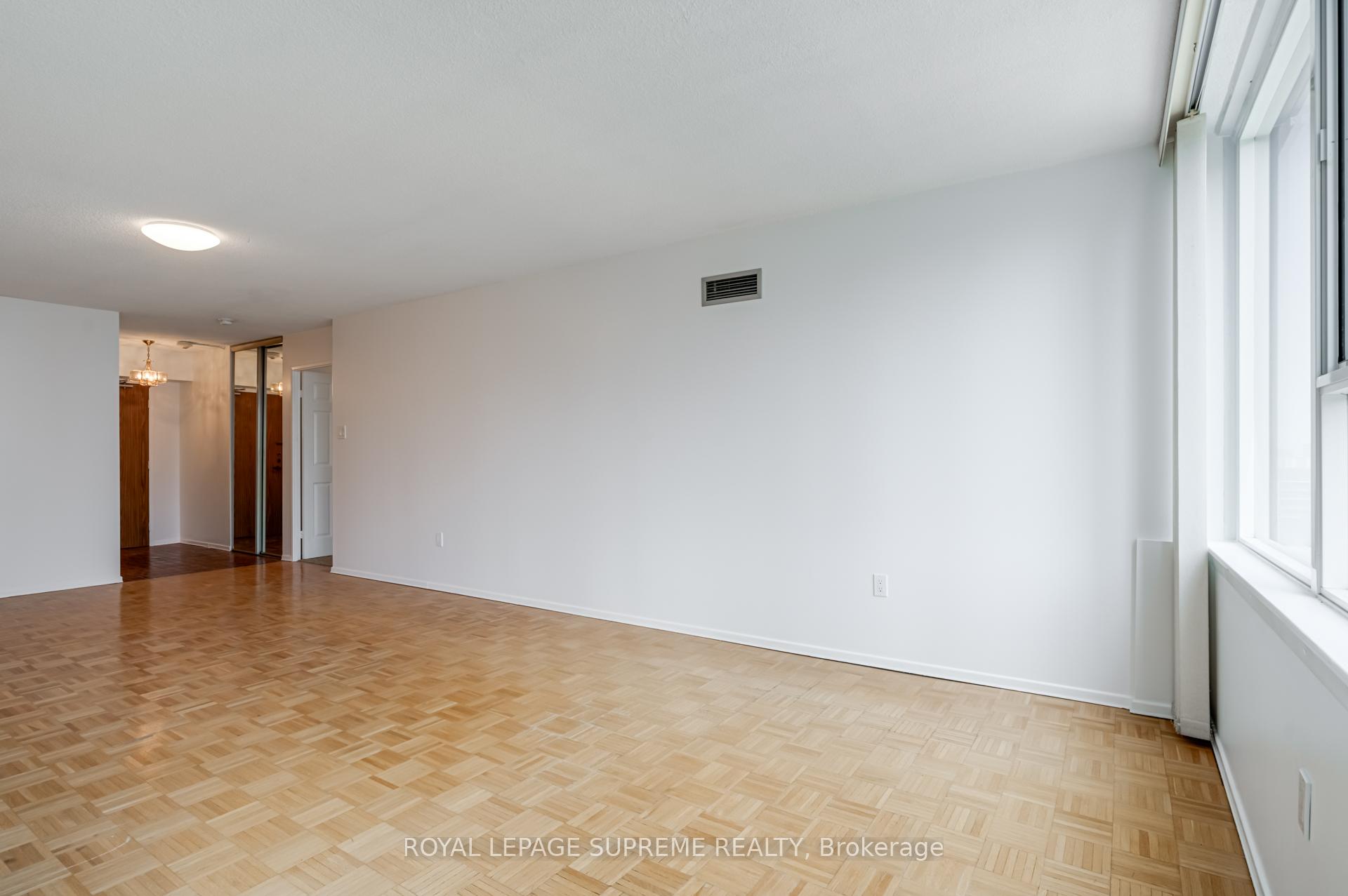 45 Carlton Street 1404