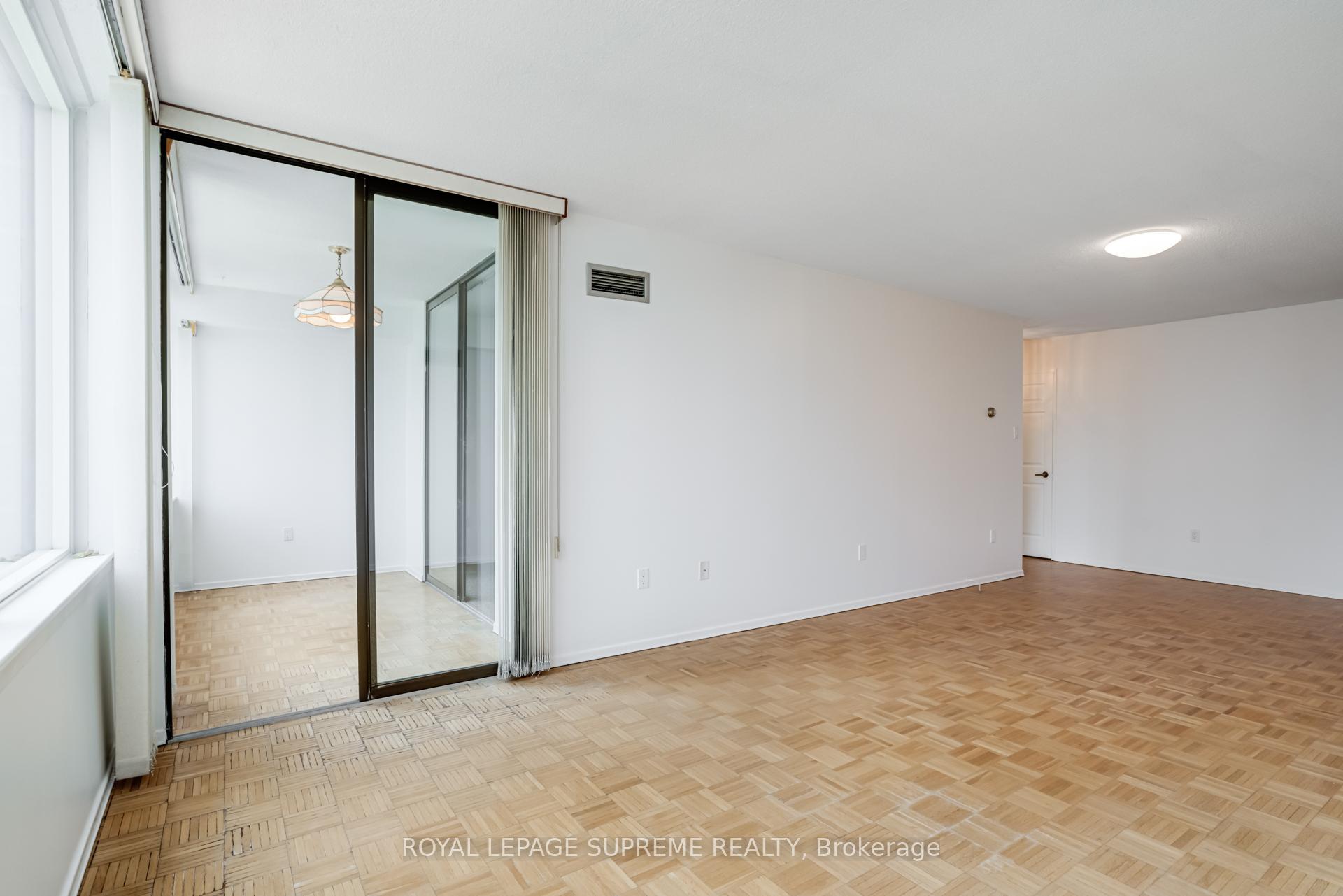 45 Carlton Street 1404