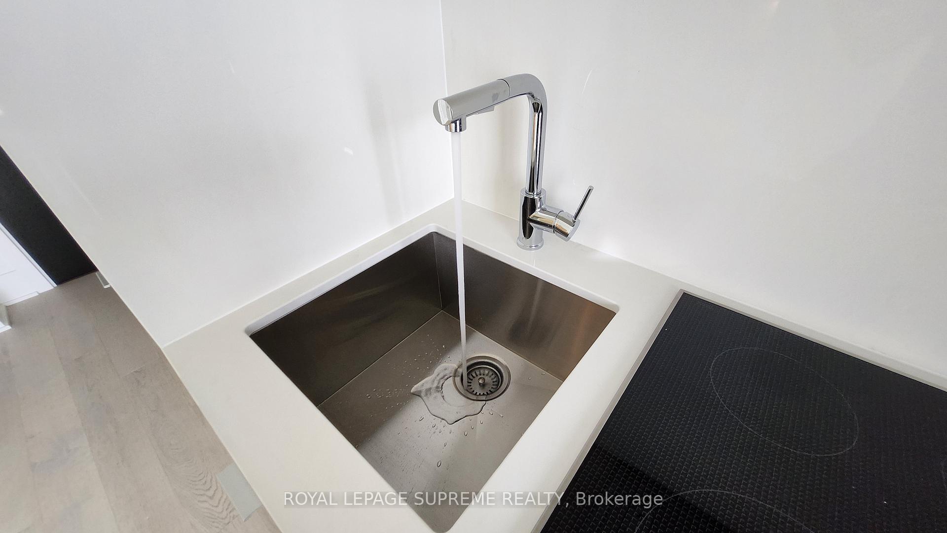 11 Yorkville Avenue 5805