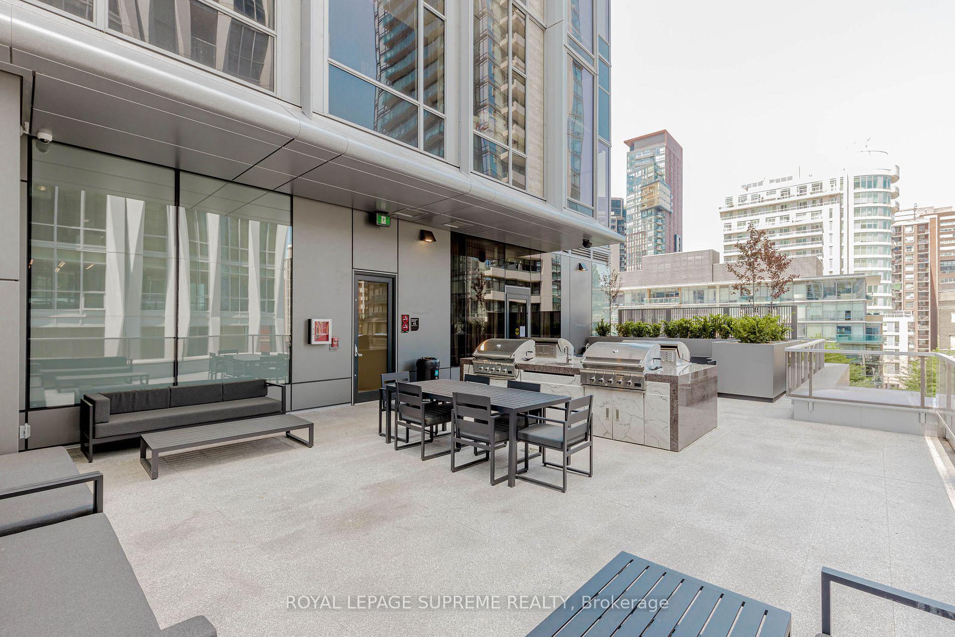 11 Yorkville Avenue 5805