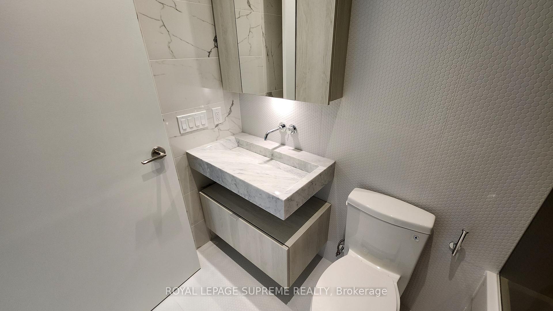 11 Yorkville Avenue 5805