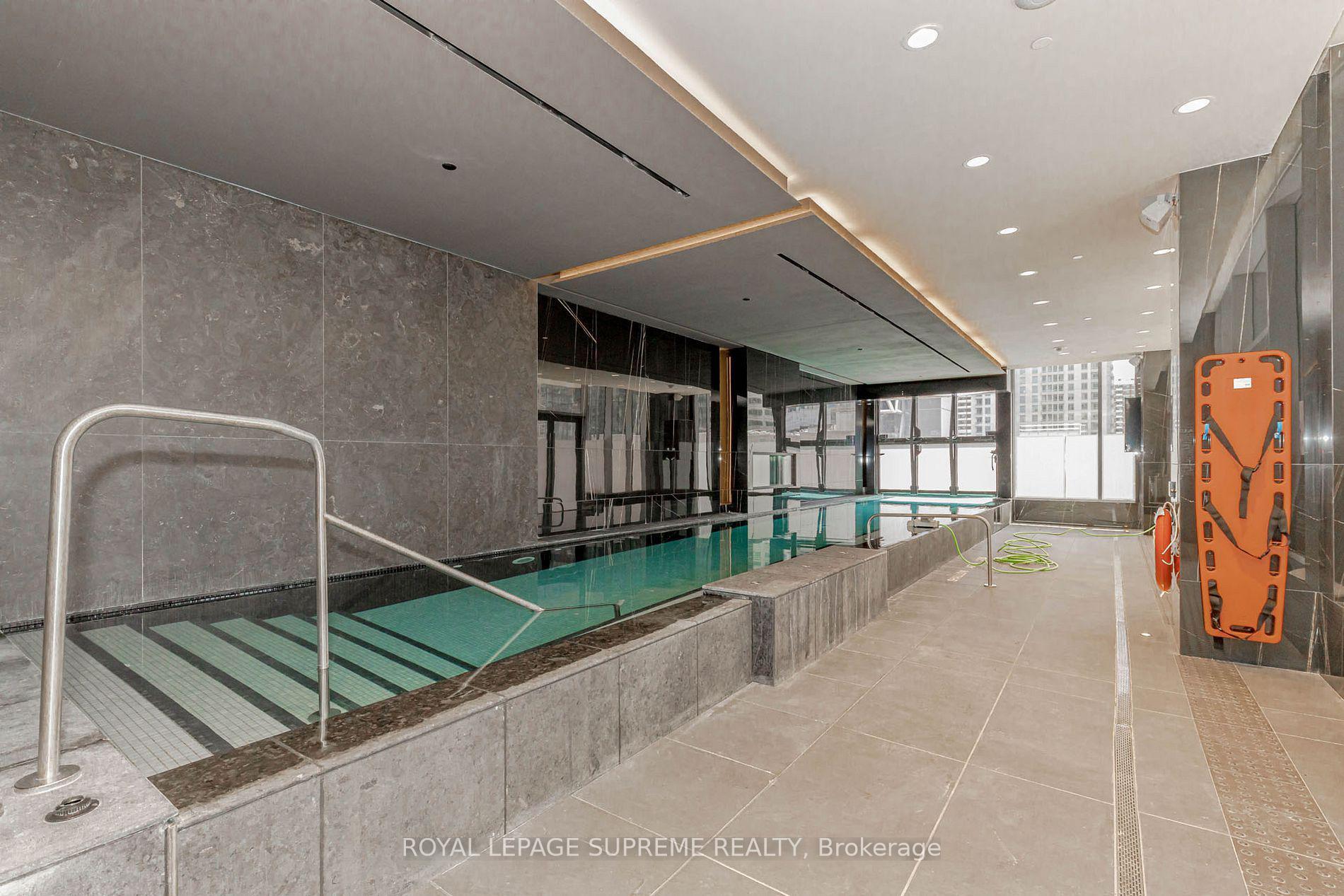 11 Yorkville Avenue 5805