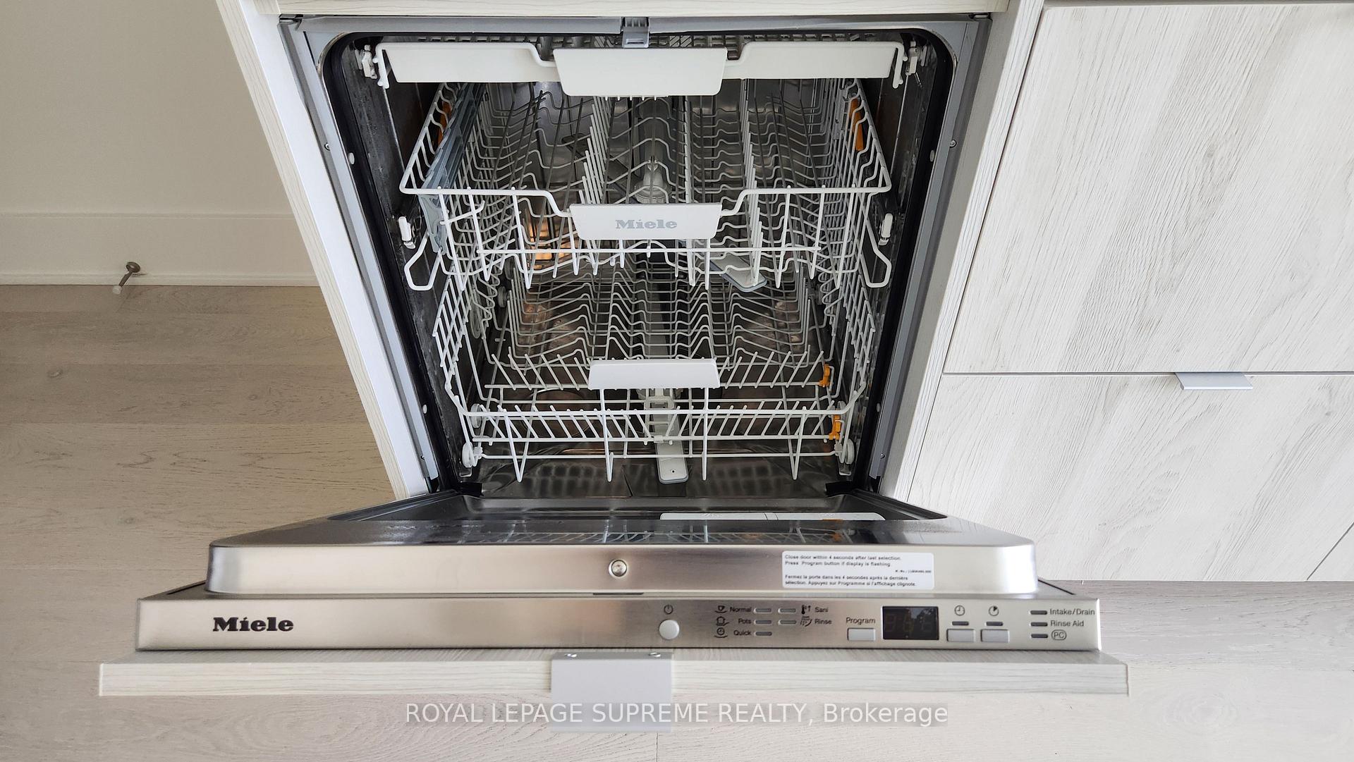 11 Yorkville Avenue 5805