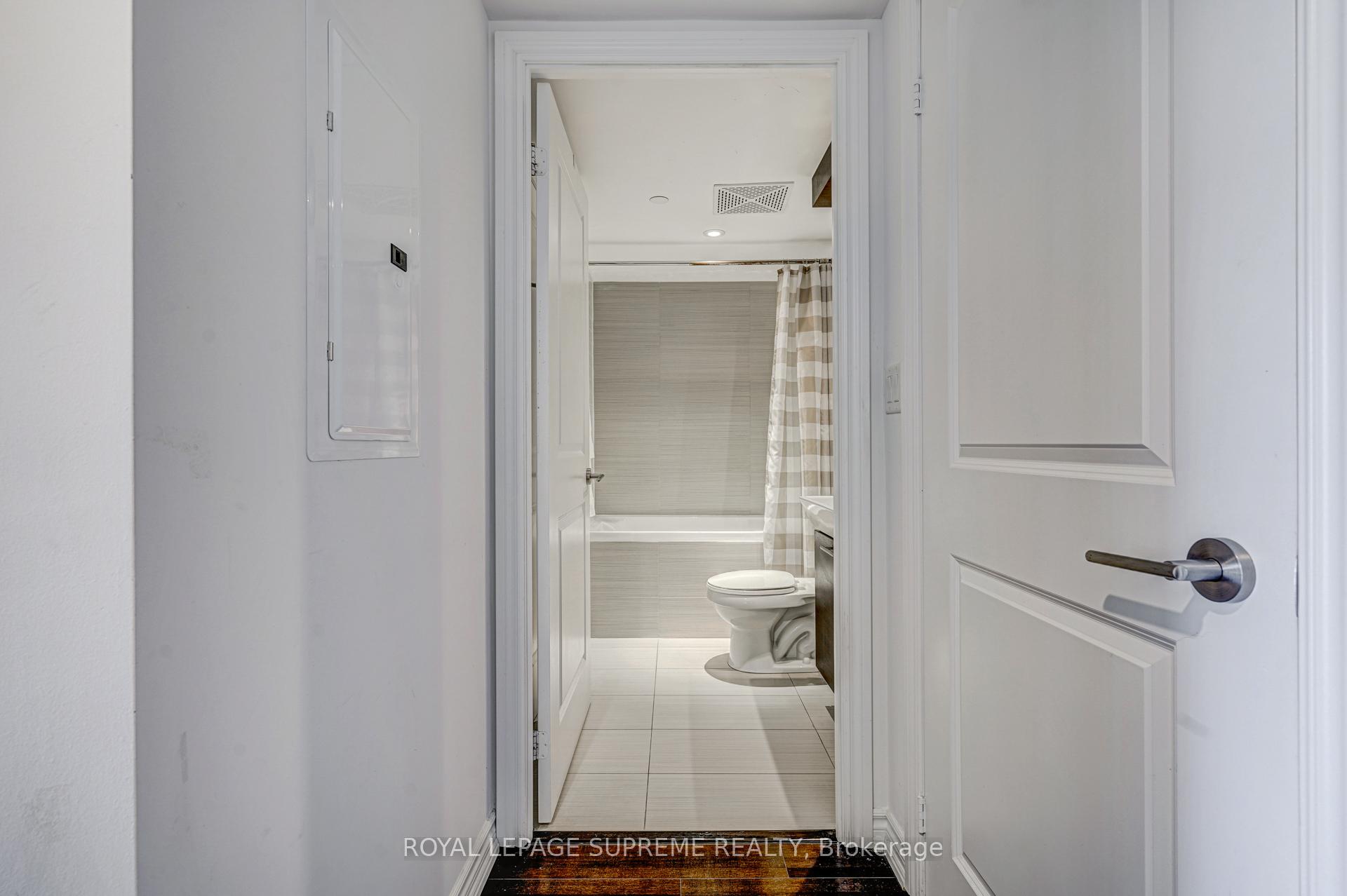 386 Yonge Street 1122