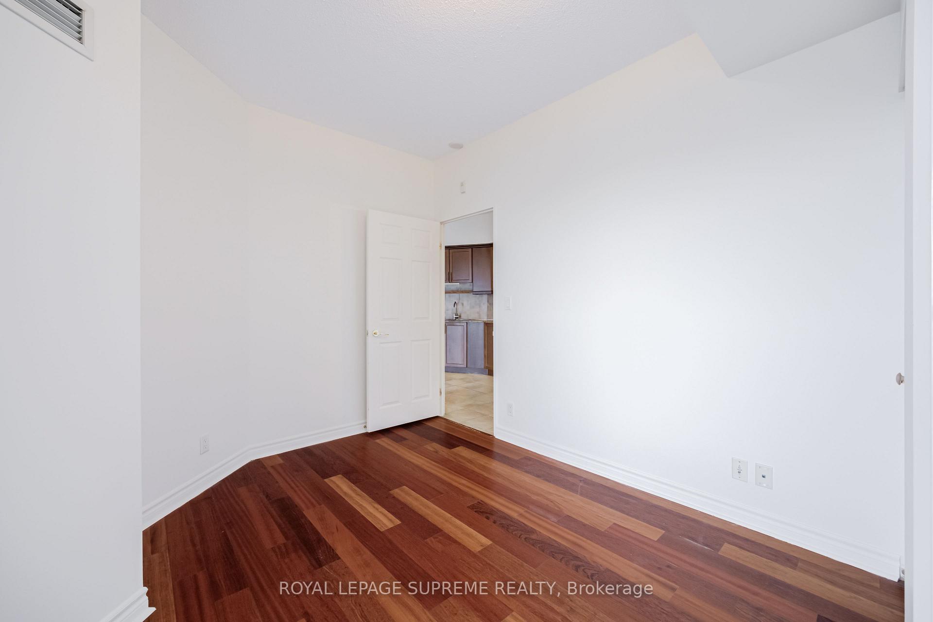 11 Christie Street 407