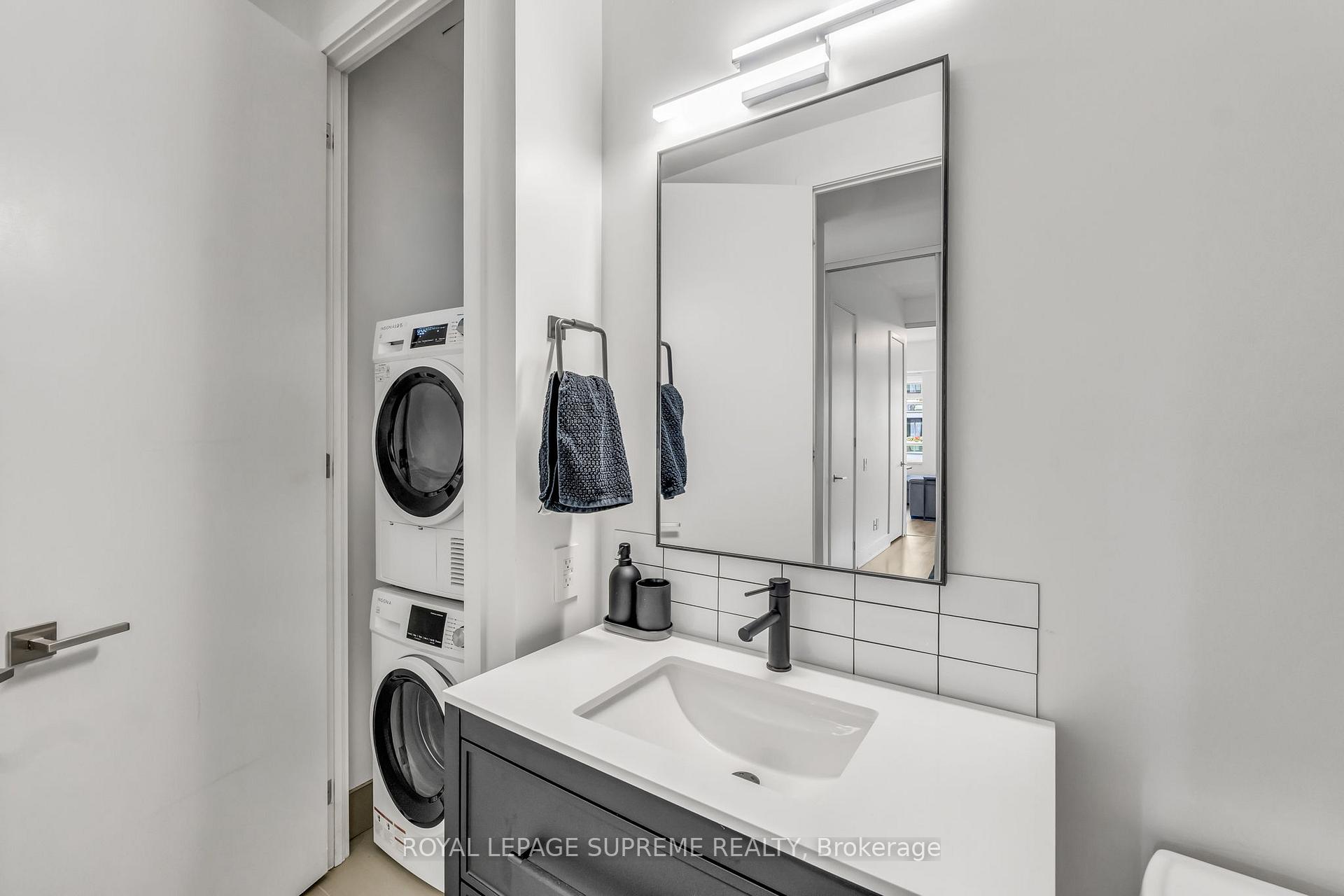 111 St Clair Avenue W 604