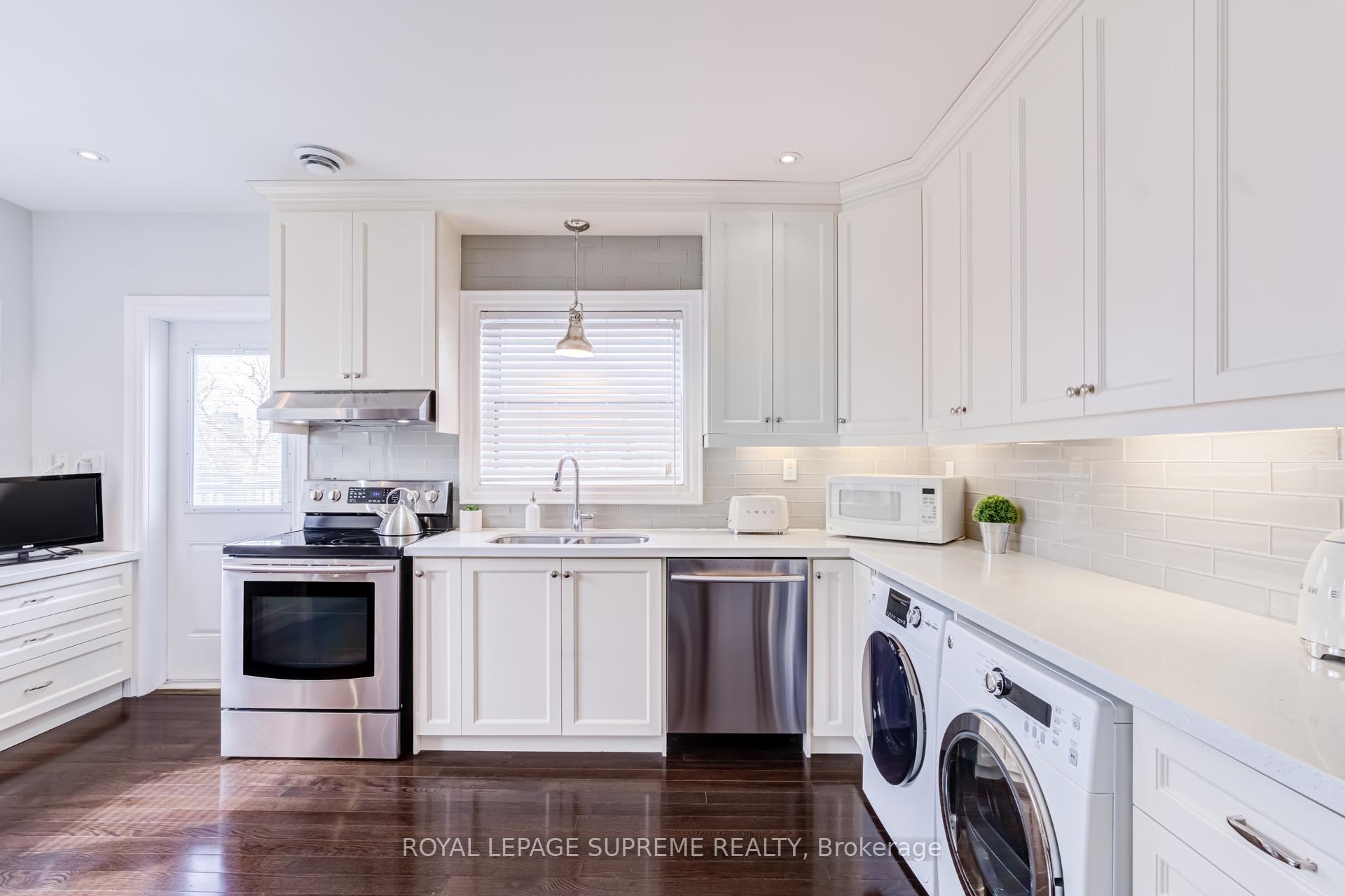 1612 Dundas Street W