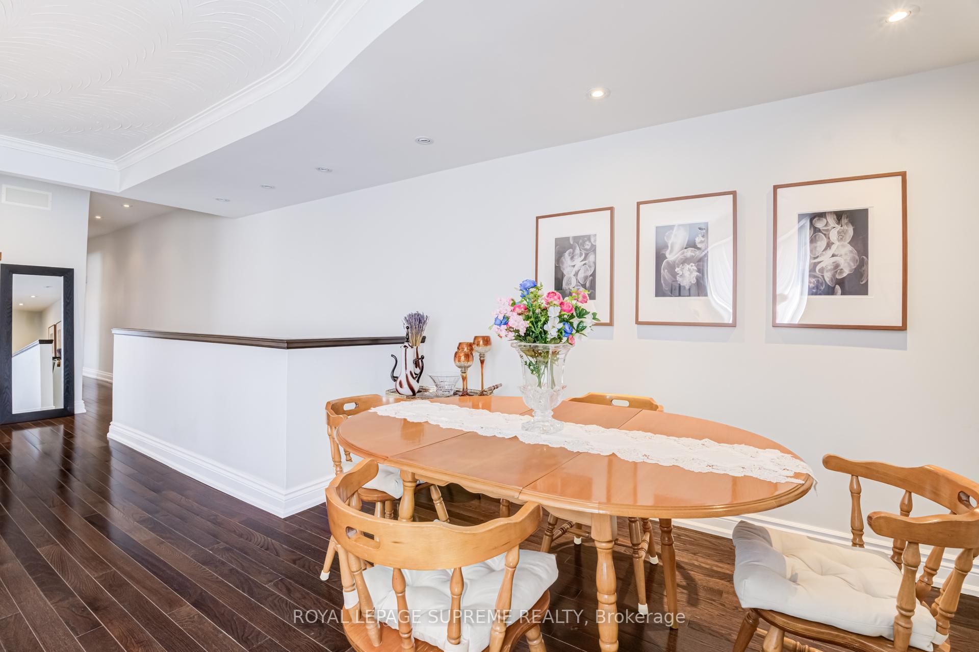 1612 Dundas Street W