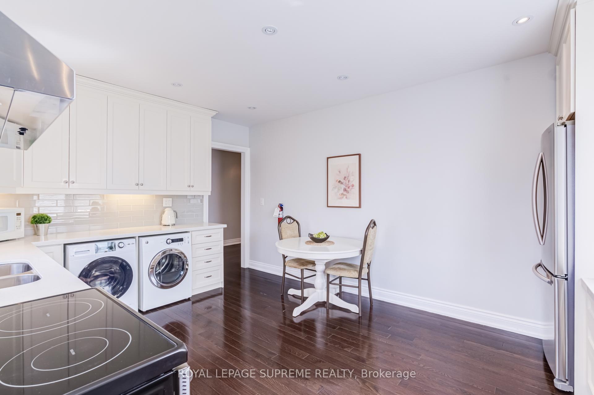 1612 Dundas Street W