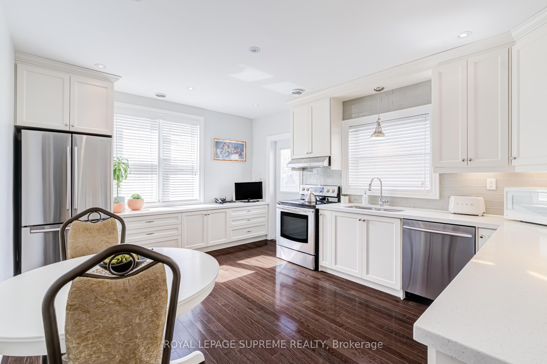 1612 Dundas Street W