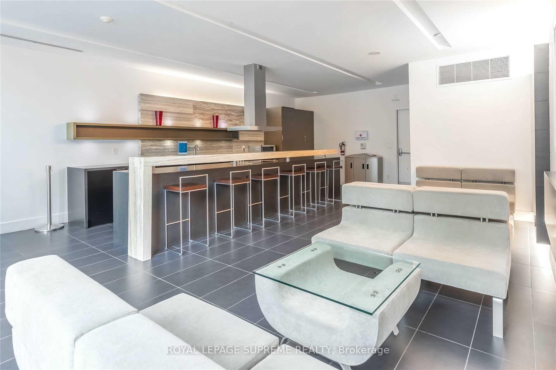 110 Charles Street E 3109