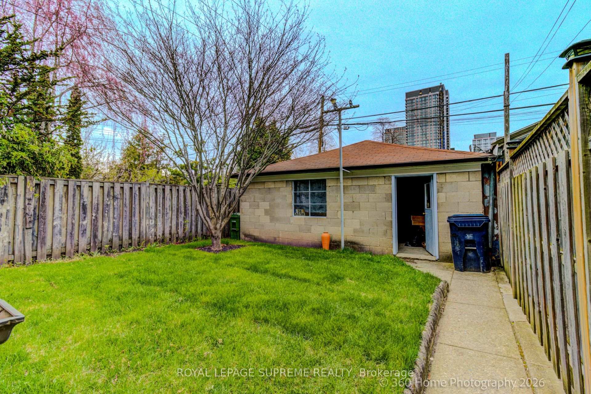 429 St Clarens Avenue