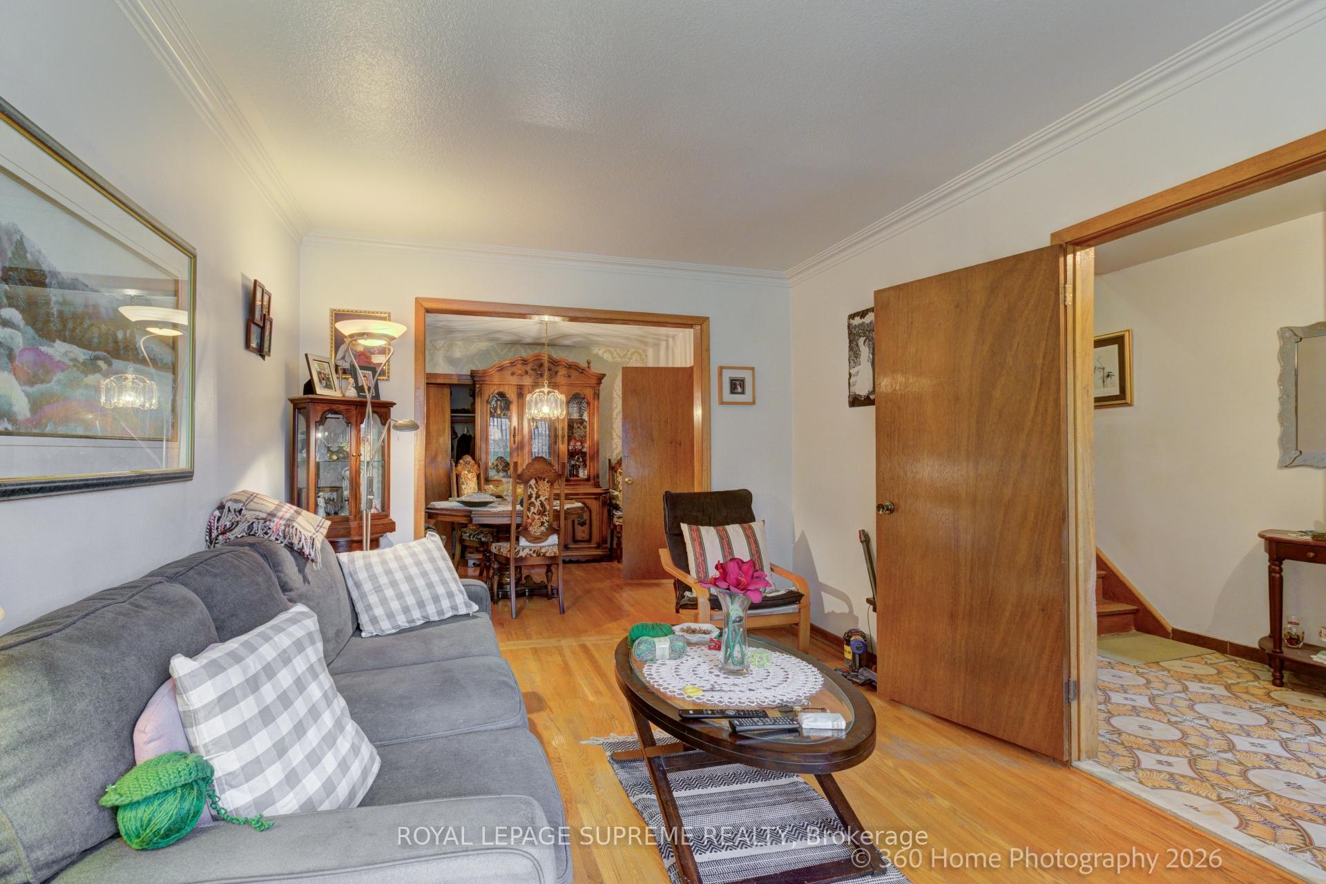 429 St Clarens Avenue