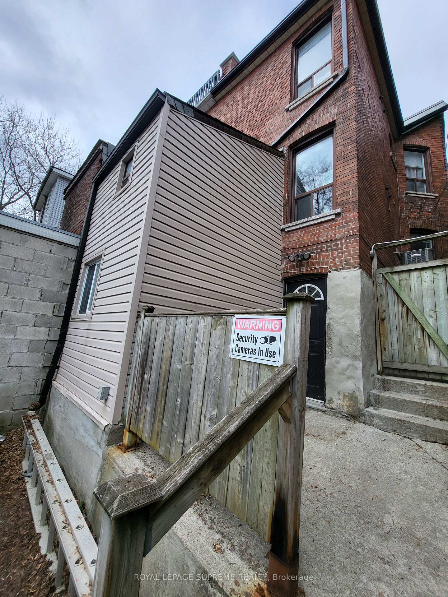 1109 Davenport Road Lower