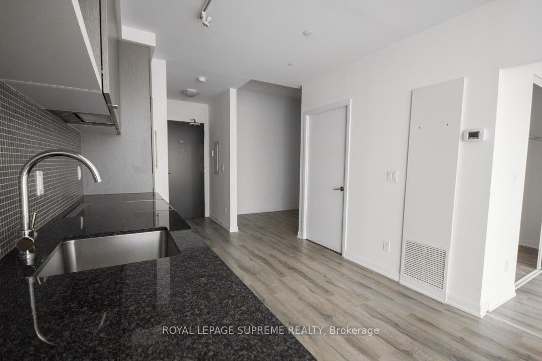 435 Richmond Street W 1406