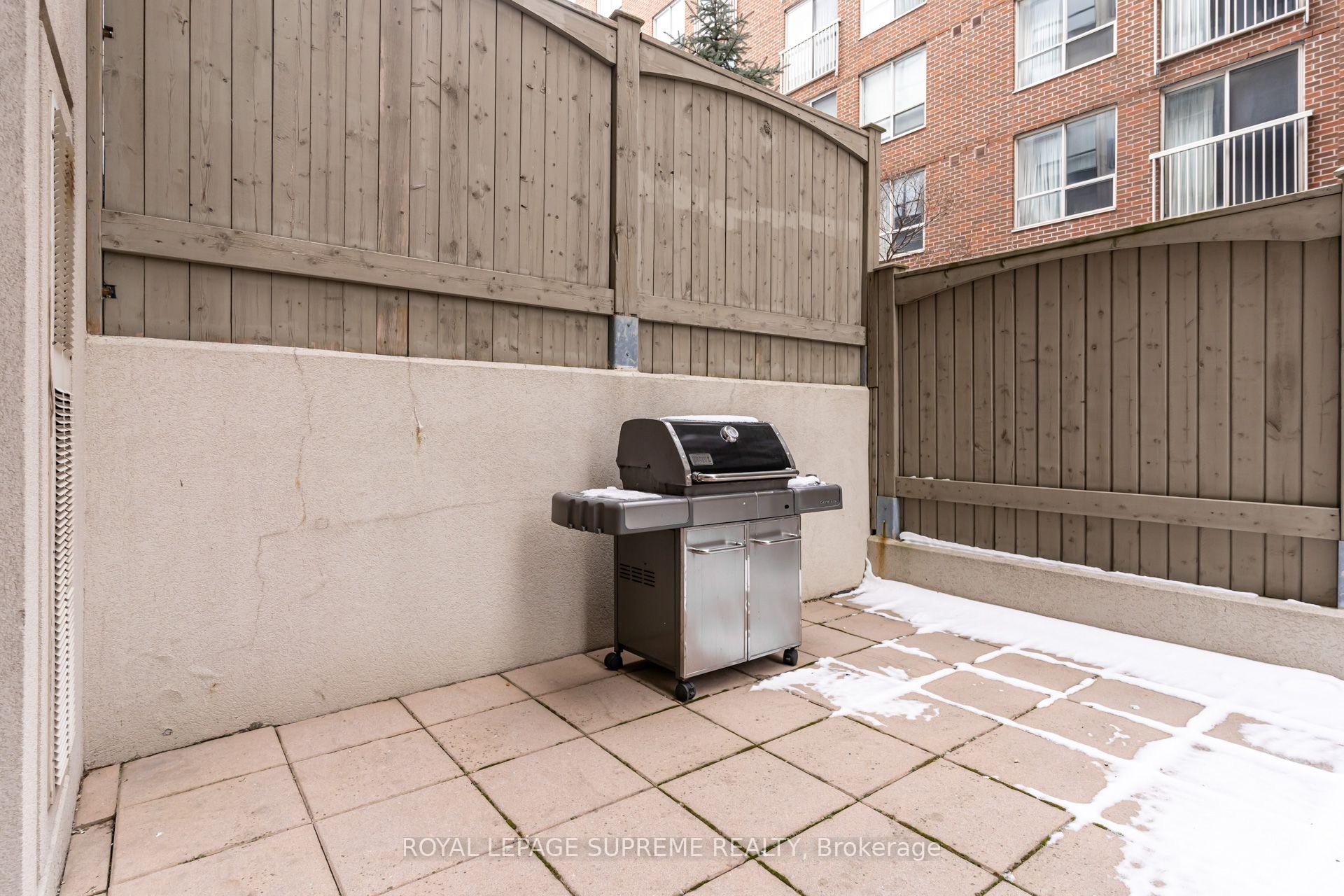 872 Sheppard Avenue W 301, Toronto Unit: 301