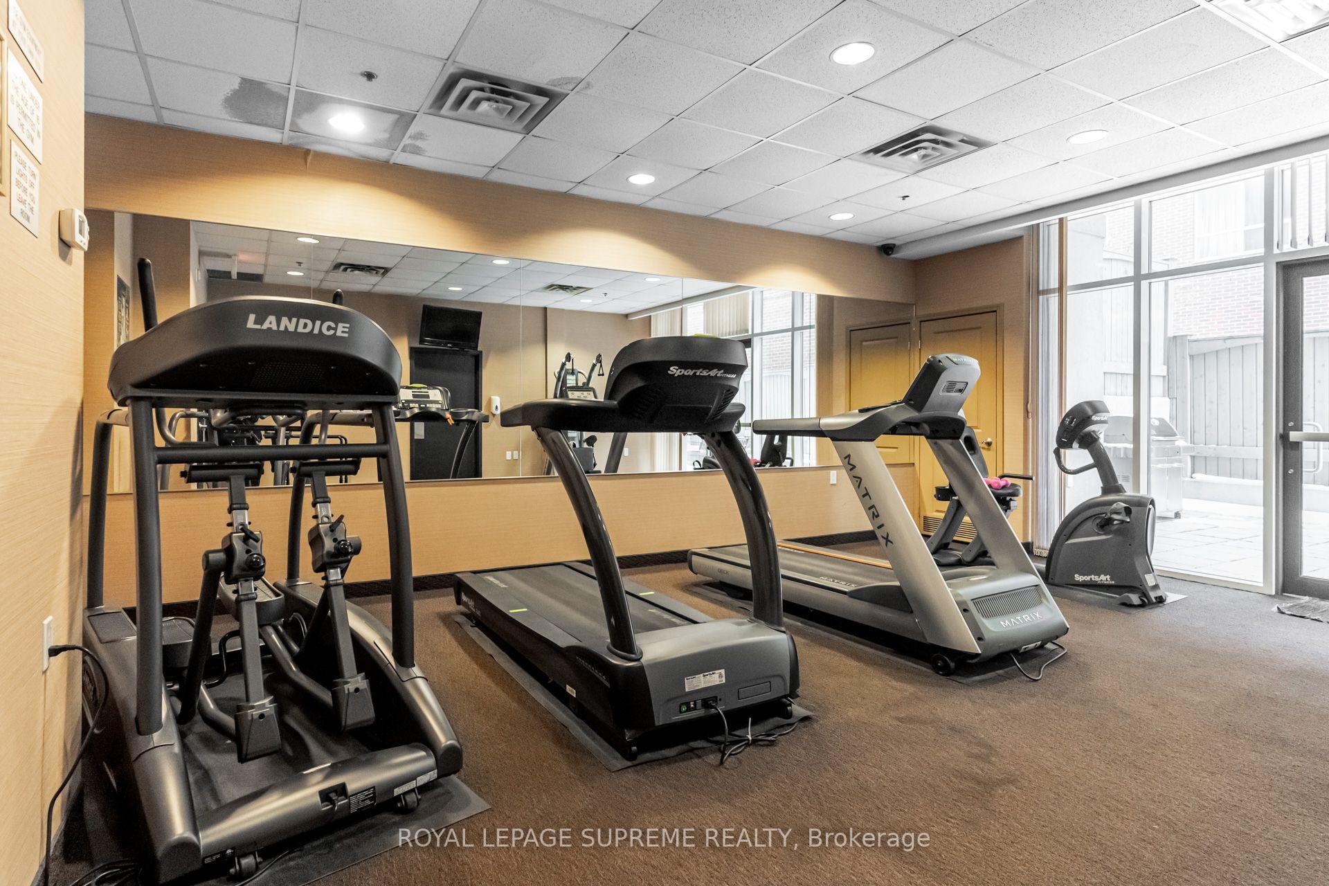 872 Sheppard Avenue W 301, Toronto Unit: 301