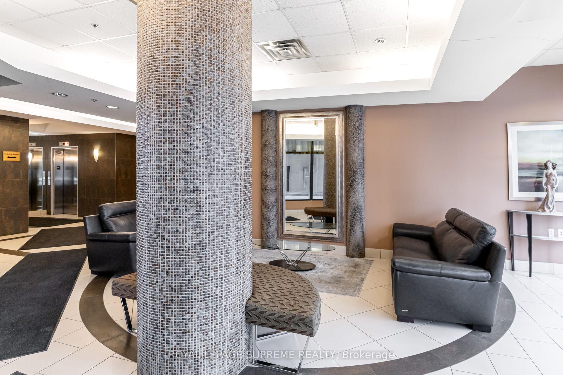 872 Sheppard Avenue W 301, Toronto Unit: 301