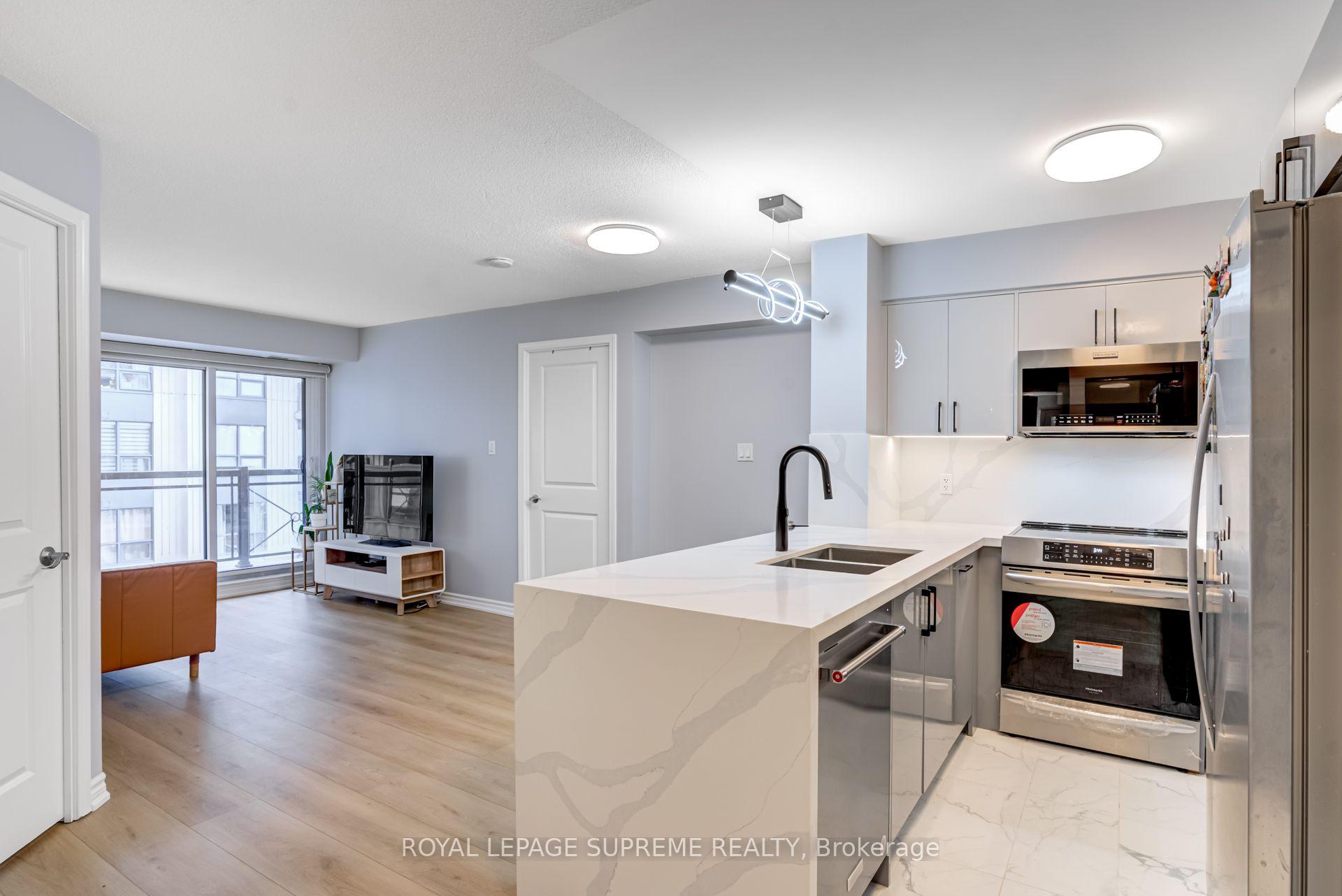 872 Sheppard Avenue W 301, Toronto Unit: 301