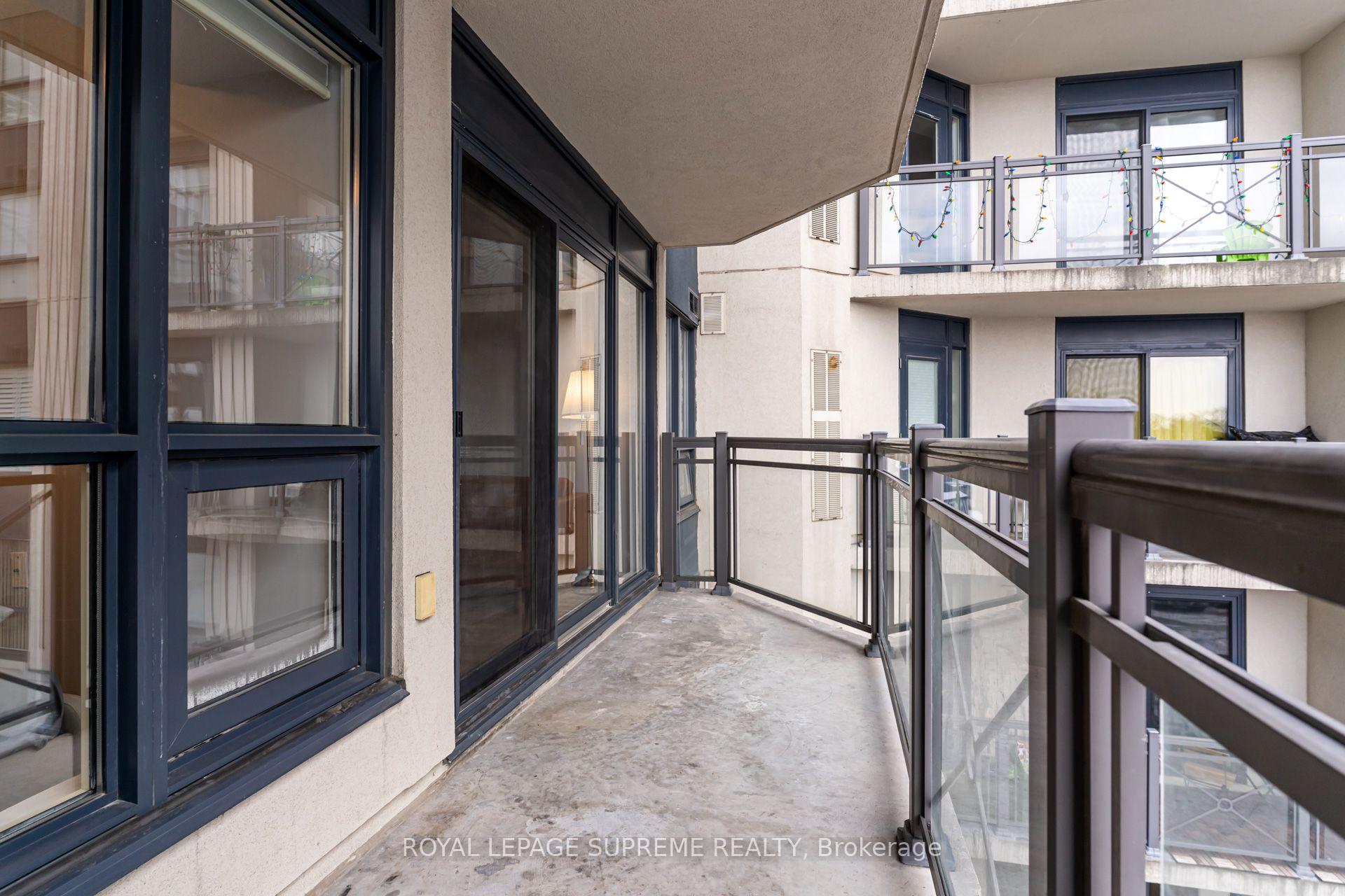 872 Sheppard Avenue W 301, Toronto Unit: 301