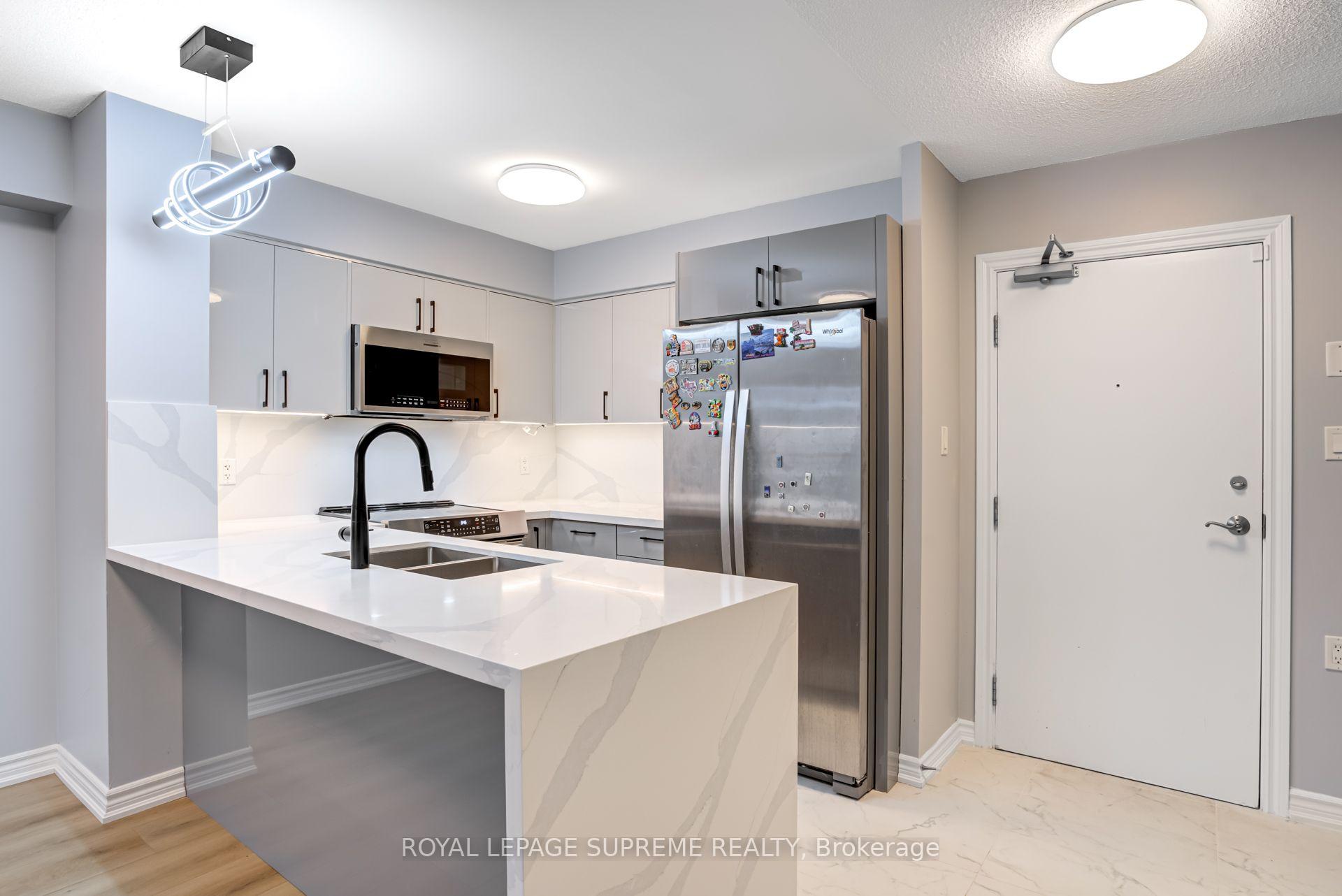 872 Sheppard Avenue W 301, Toronto Unit: 301