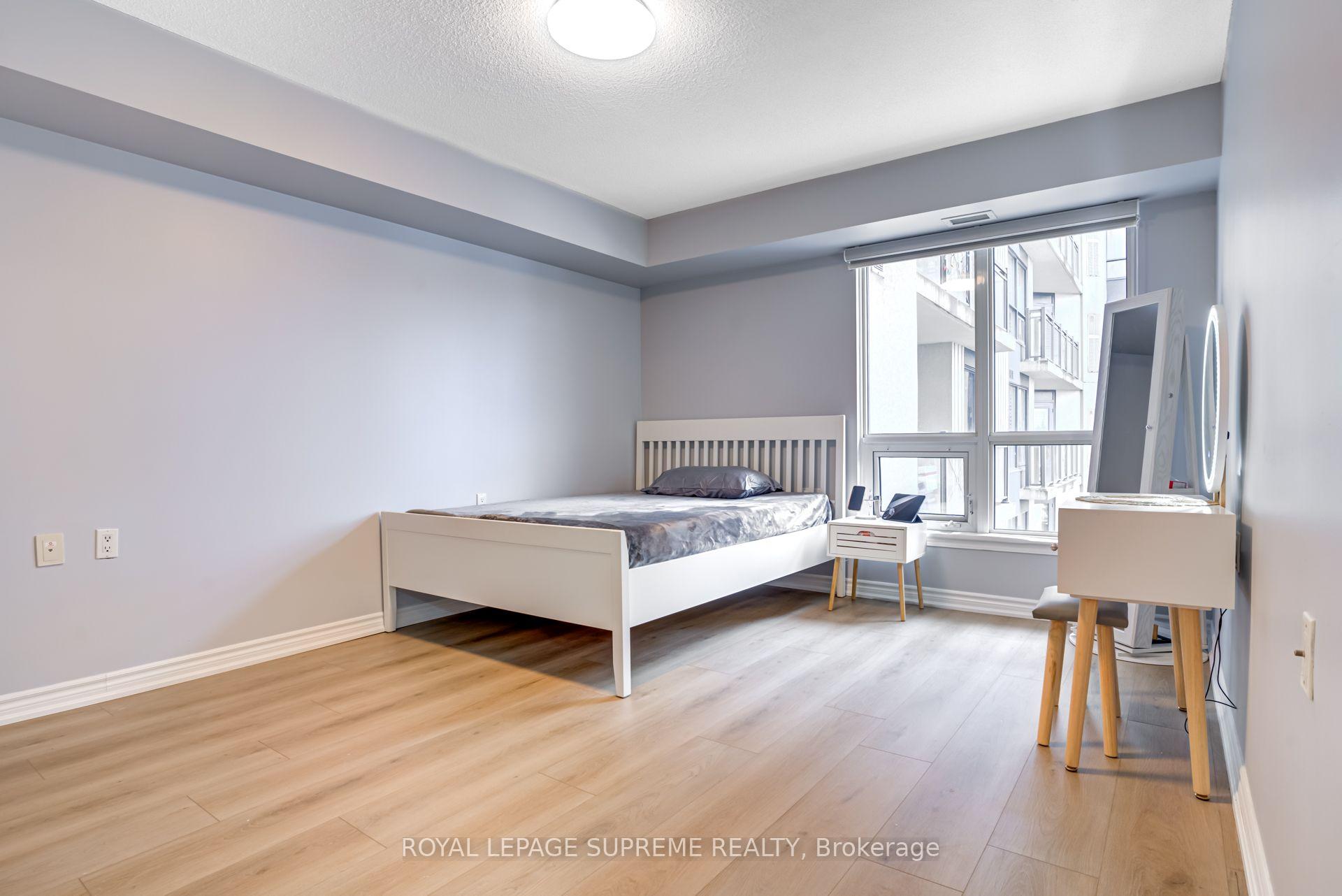 872 Sheppard Avenue W 301, Toronto Unit: 301
