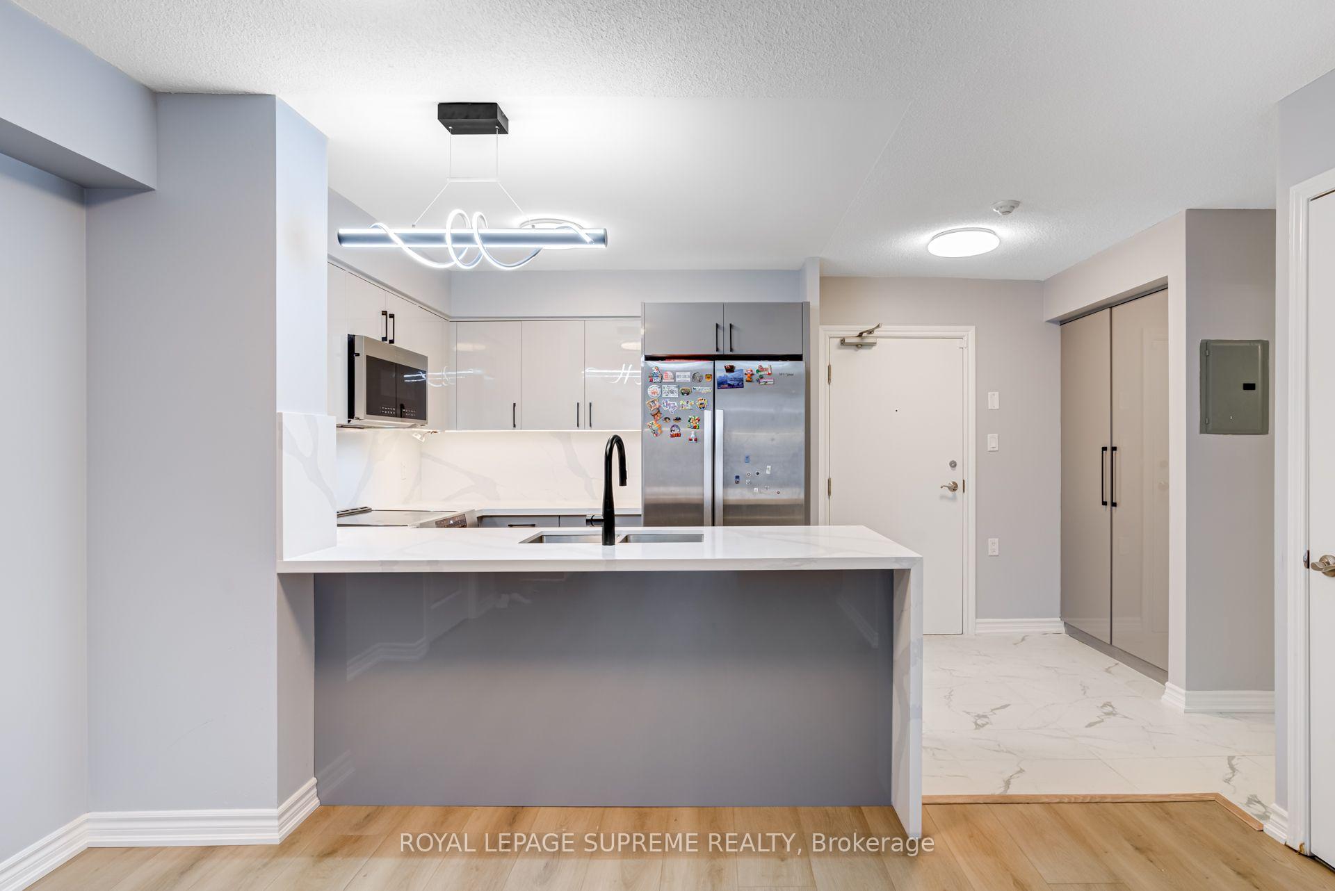872 Sheppard Avenue W 301, Toronto Unit: 301